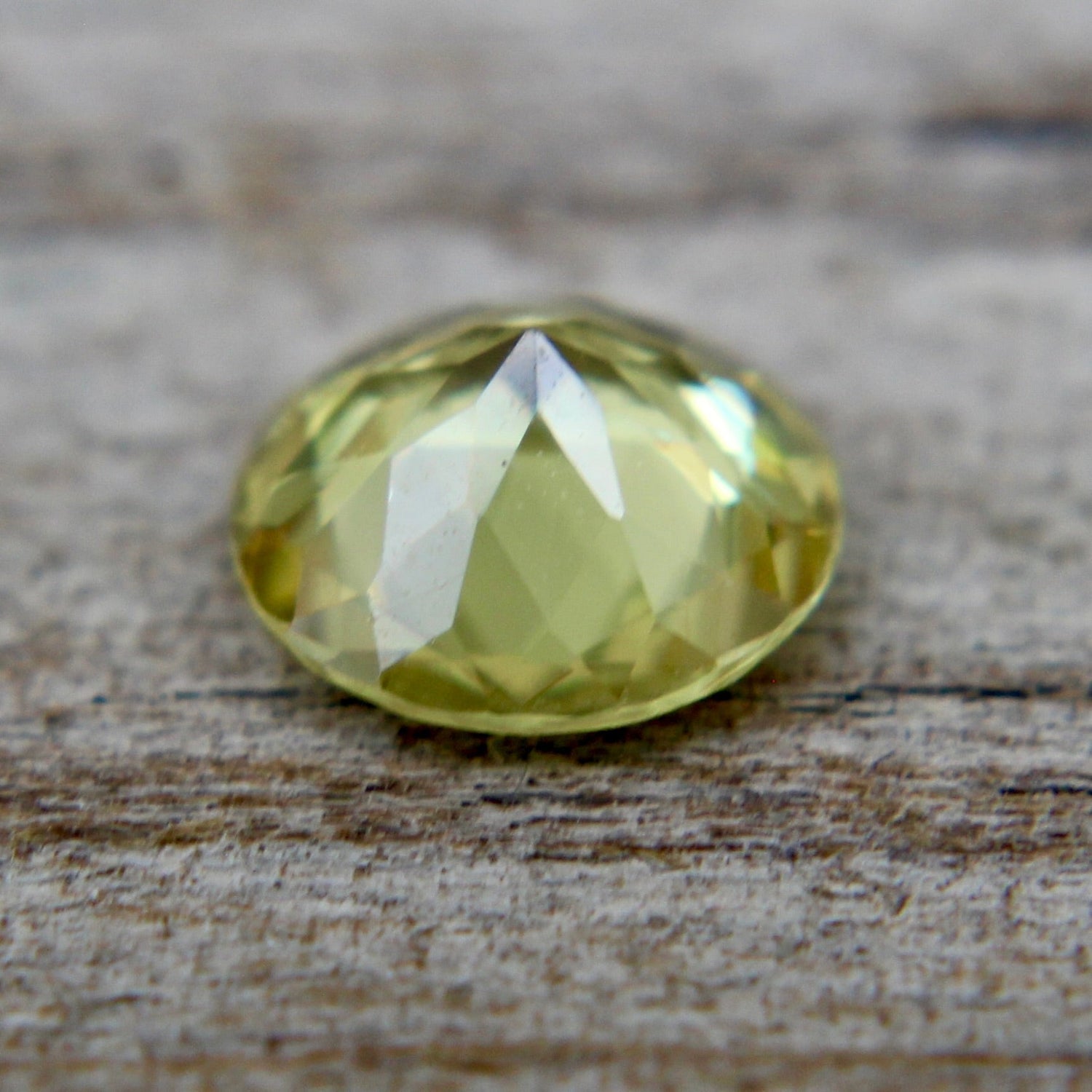 Natural Greenish Yellow Sapphire - Sapphirepal
