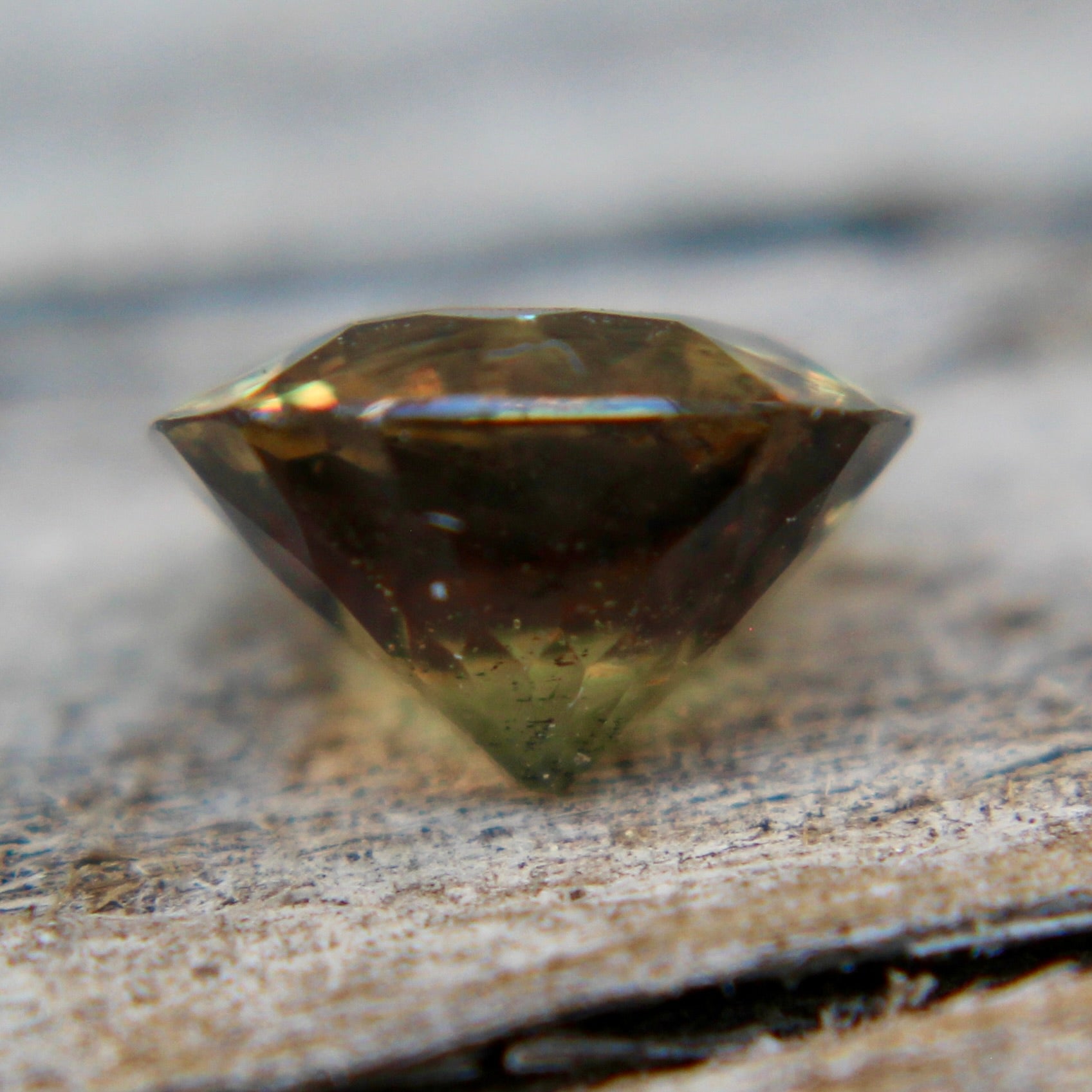 Natural Greenish Yellow Sapphire - Sapphirepal