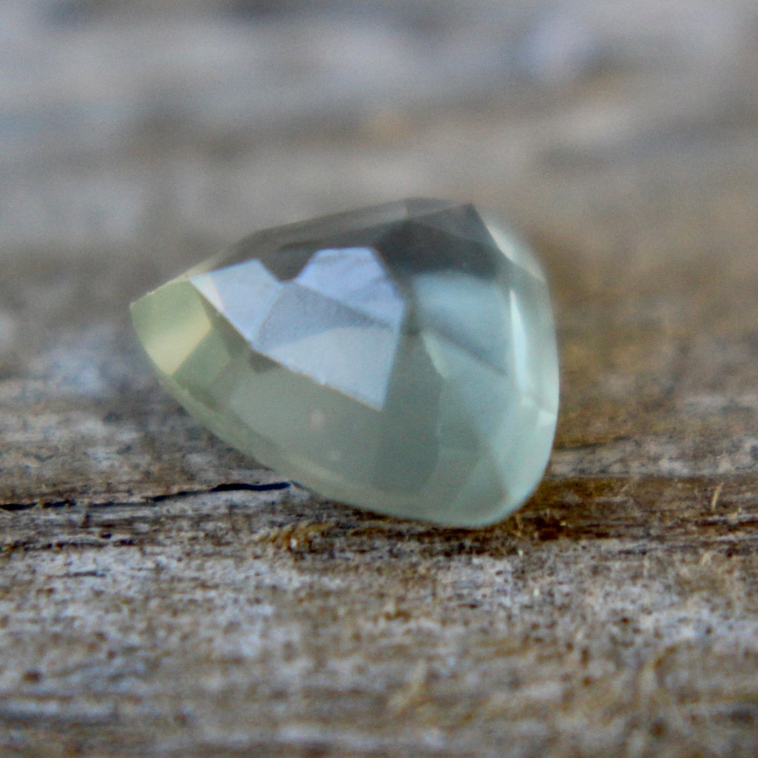 Natural Greenish Yellow Sapphire - Sapphirepal