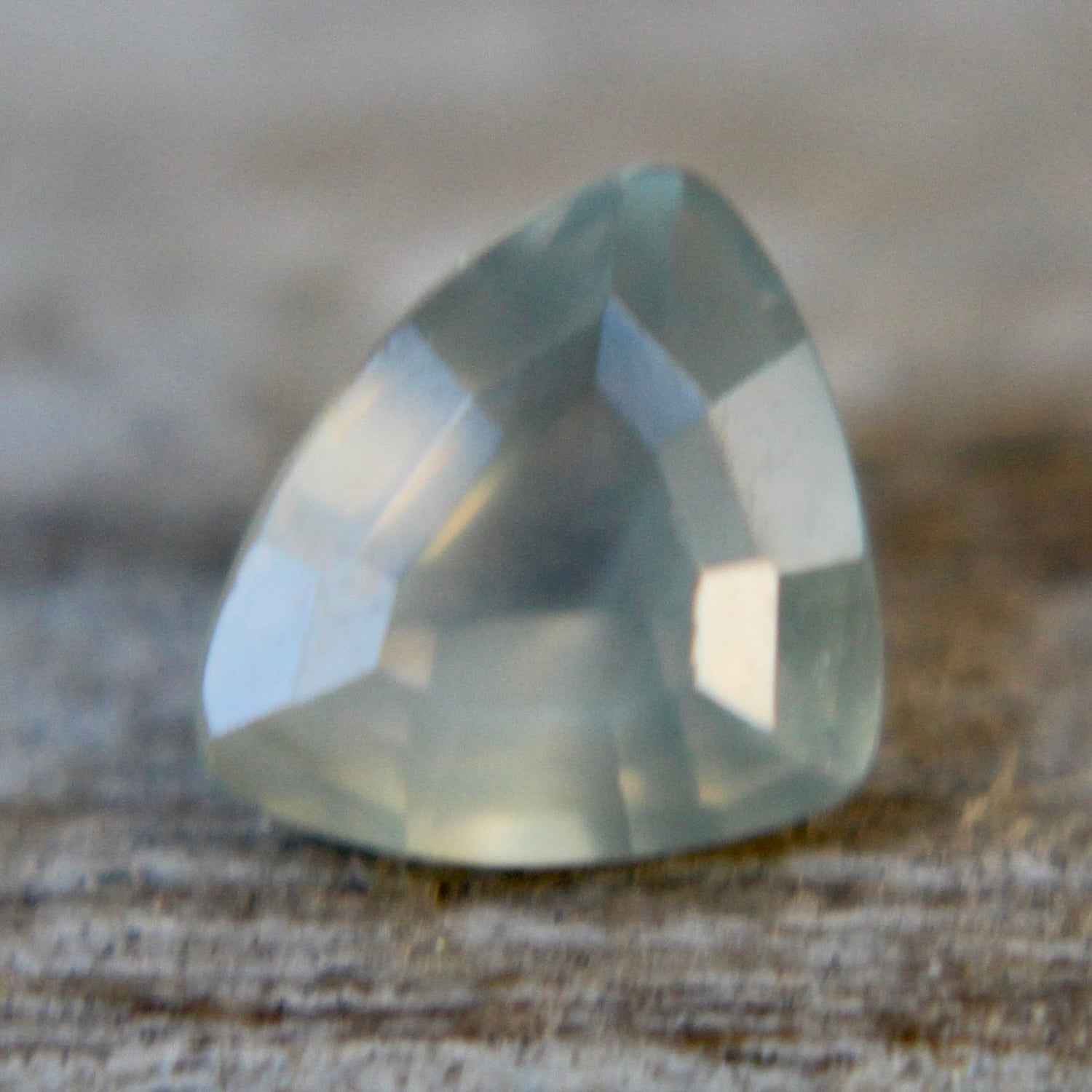Natural Greenish Yellow Sapphire - Sapphirepal