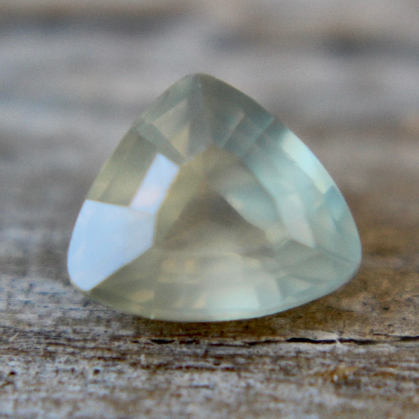 Natural Greenish Yellow Sapphire - Sapphirepal