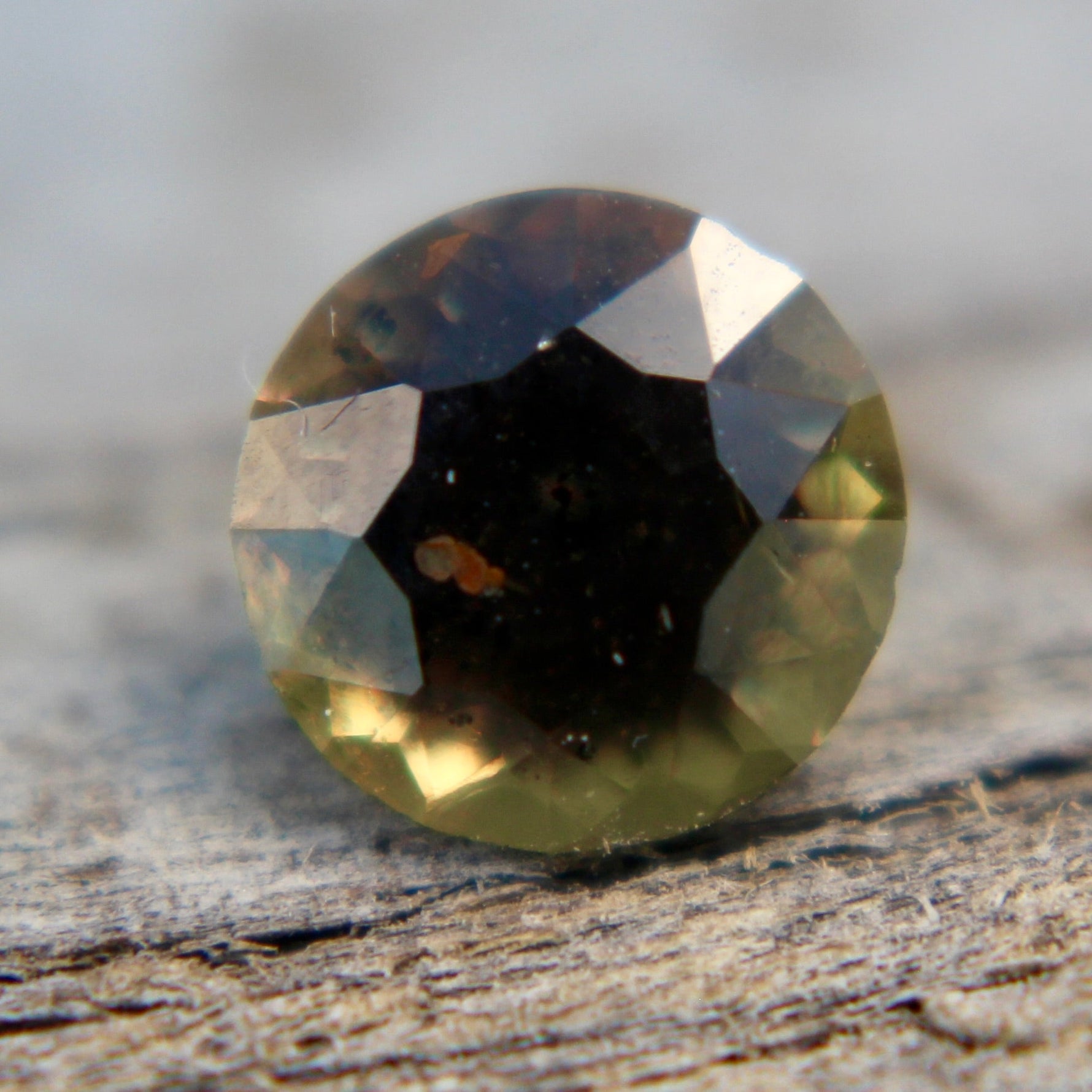 Natural Greenish Yellow Sapphire - Sapphirepal