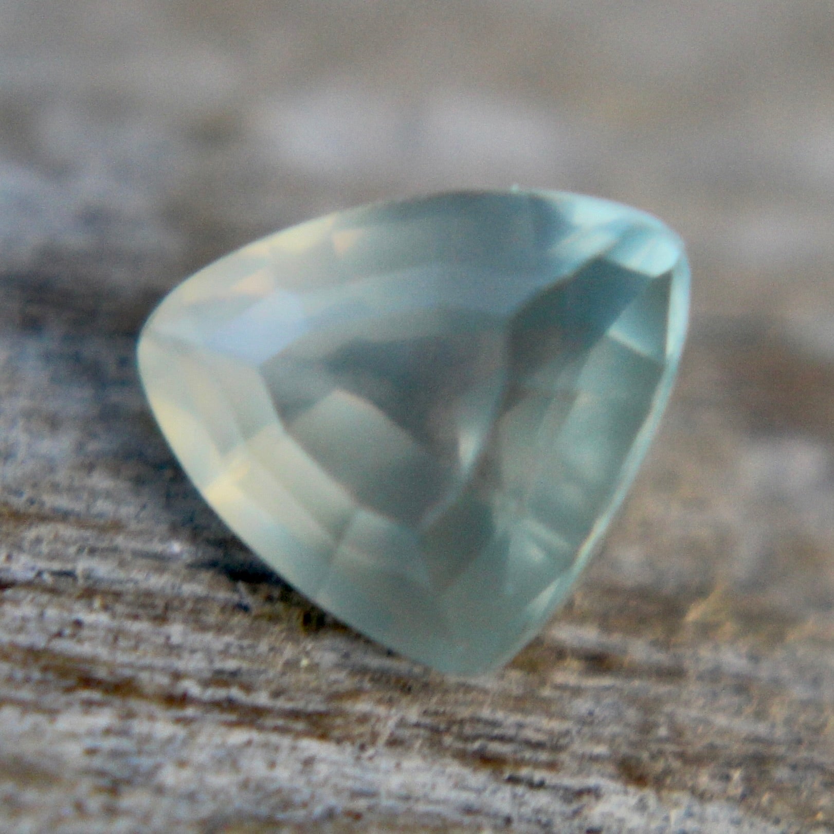 Natural Greenish Yellow Sapphire - Sapphirepal