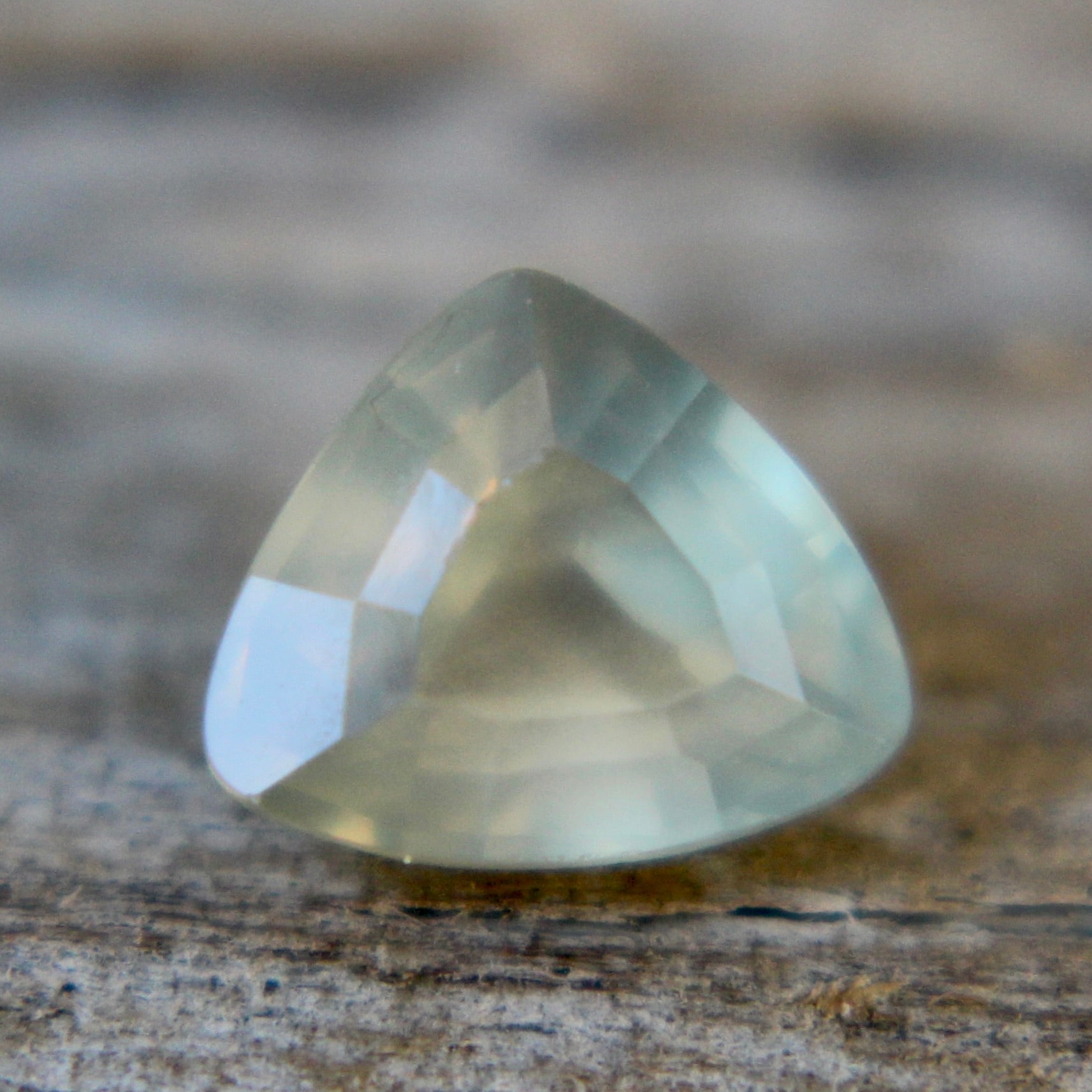 Natural Greenish Yellow Sapphire - Sapphirepal