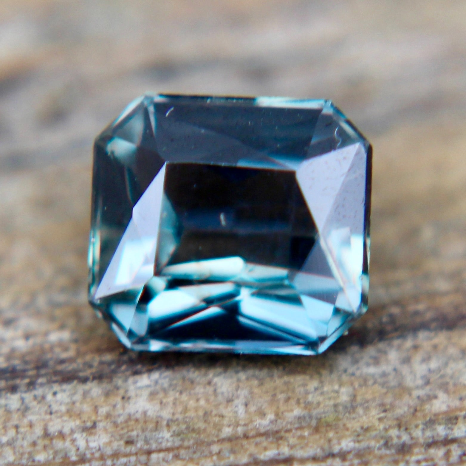 Natural Greyish Green Sapphire - Sapphirepal