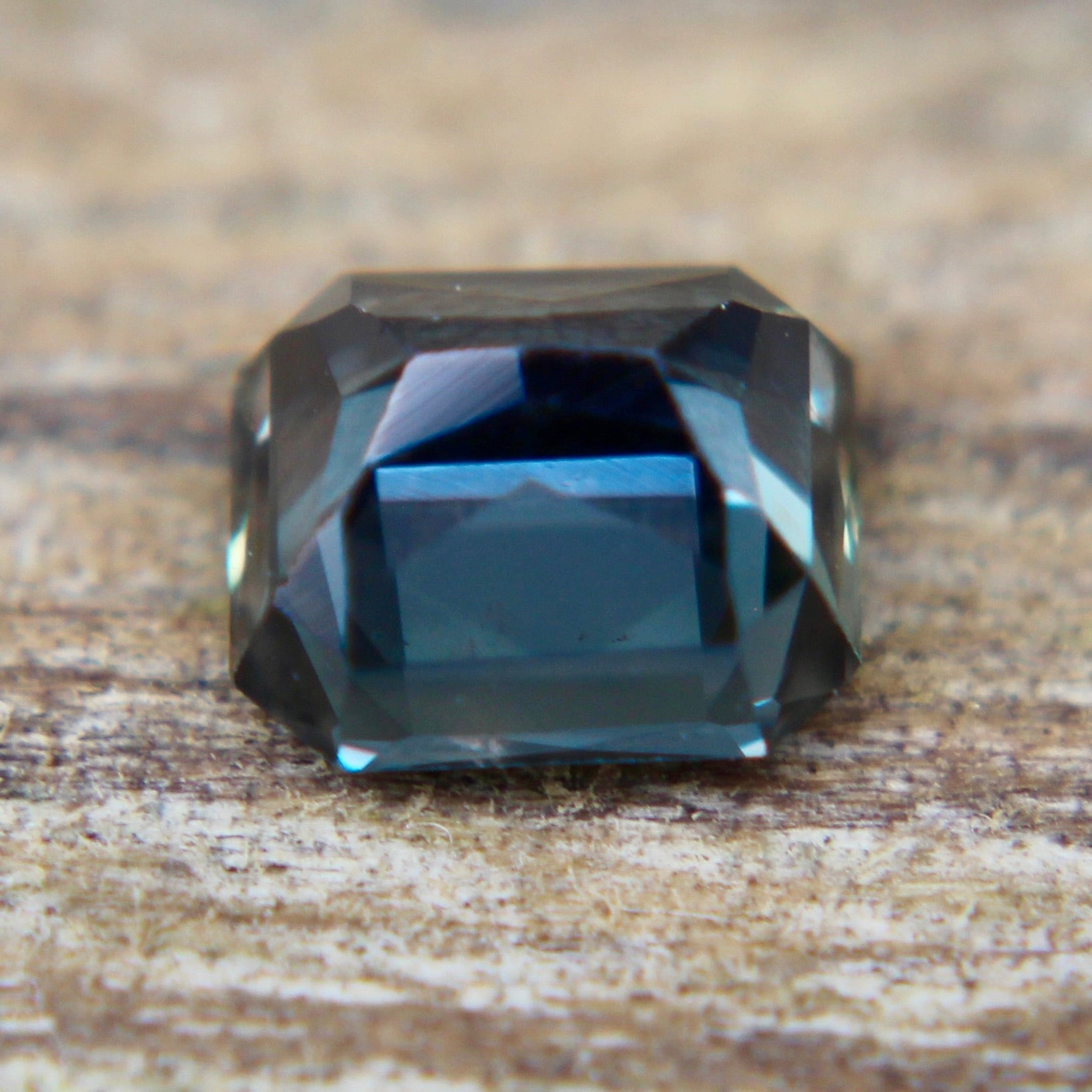 Natural Greyish Green Sapphire - Sapphirepal