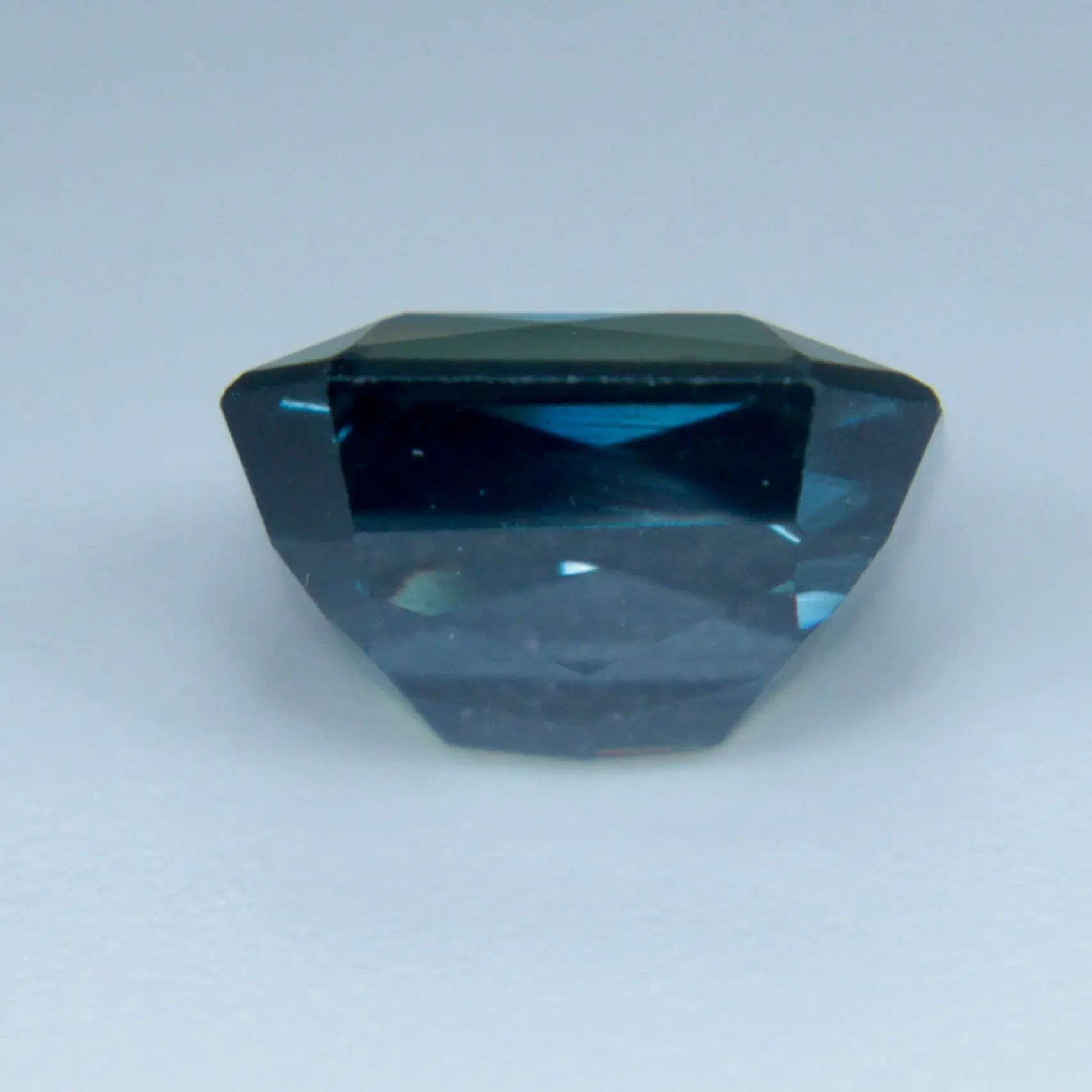 Natural Greyish Green Sapphire - Sapphirepal