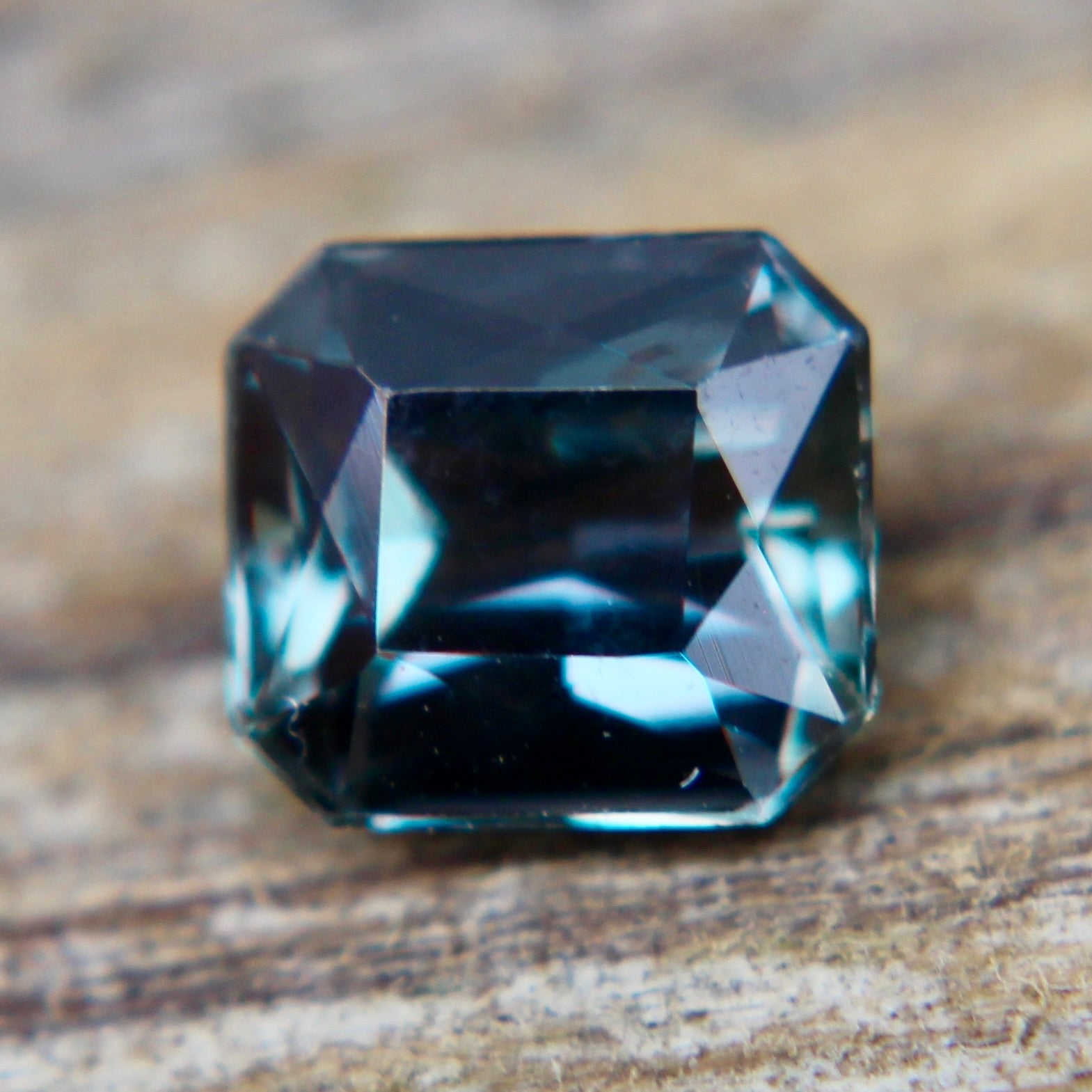 Natural Greyish Green Sapphire - Sapphirepal