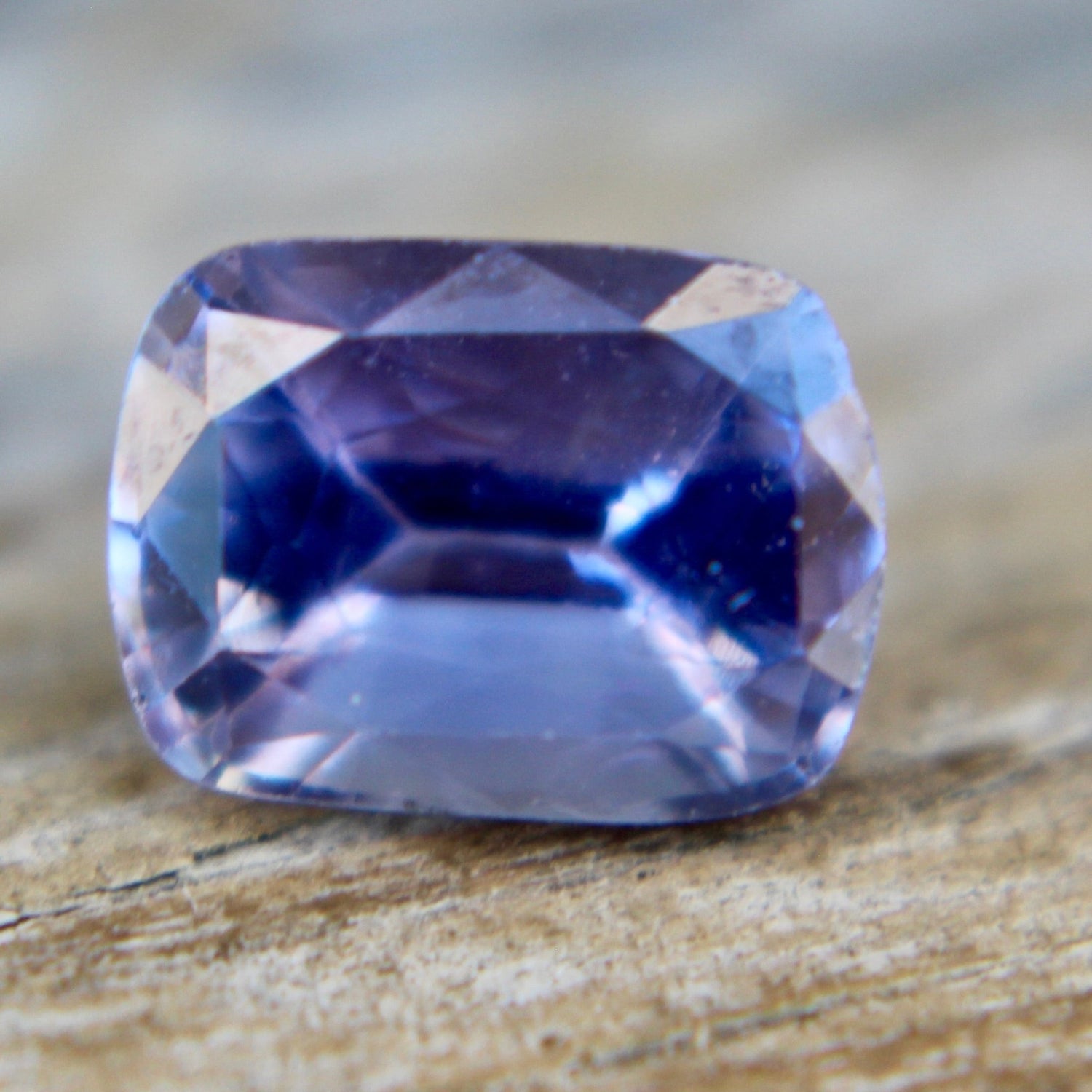 Natural Lavender Sapphire - Sapphirepal