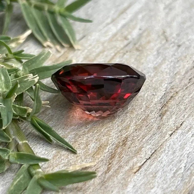 Natural Maroon Zircon - Sapphirepal