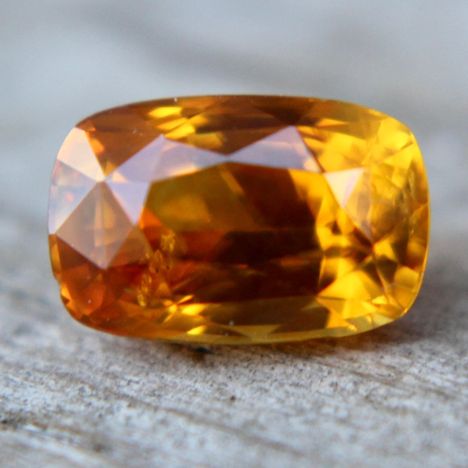 Natural Orange Sapphire - Sapphirepal