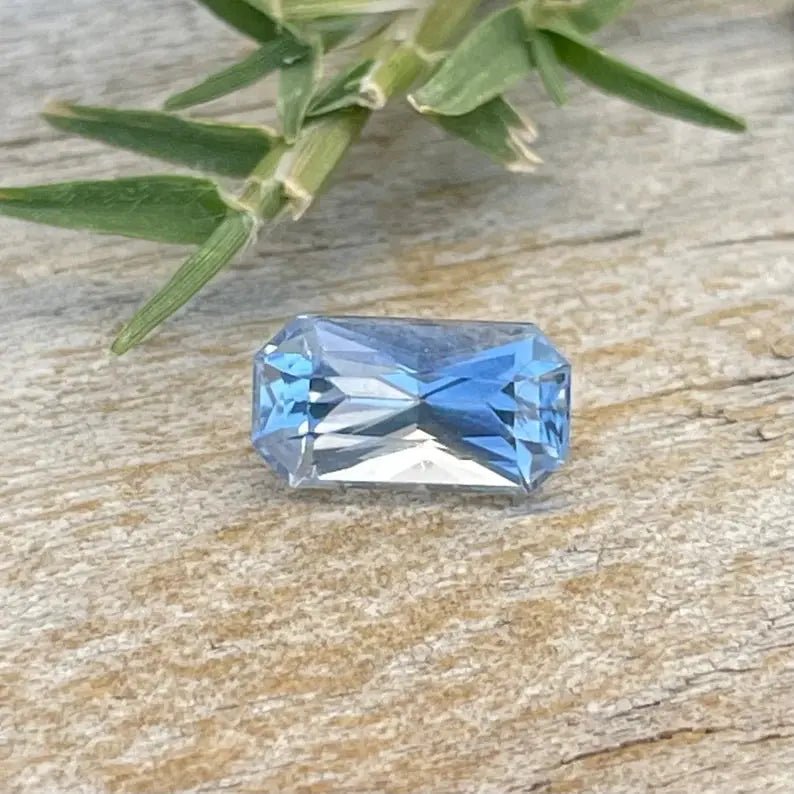 Natural Pale Blue Sapphire - Sapphirepal