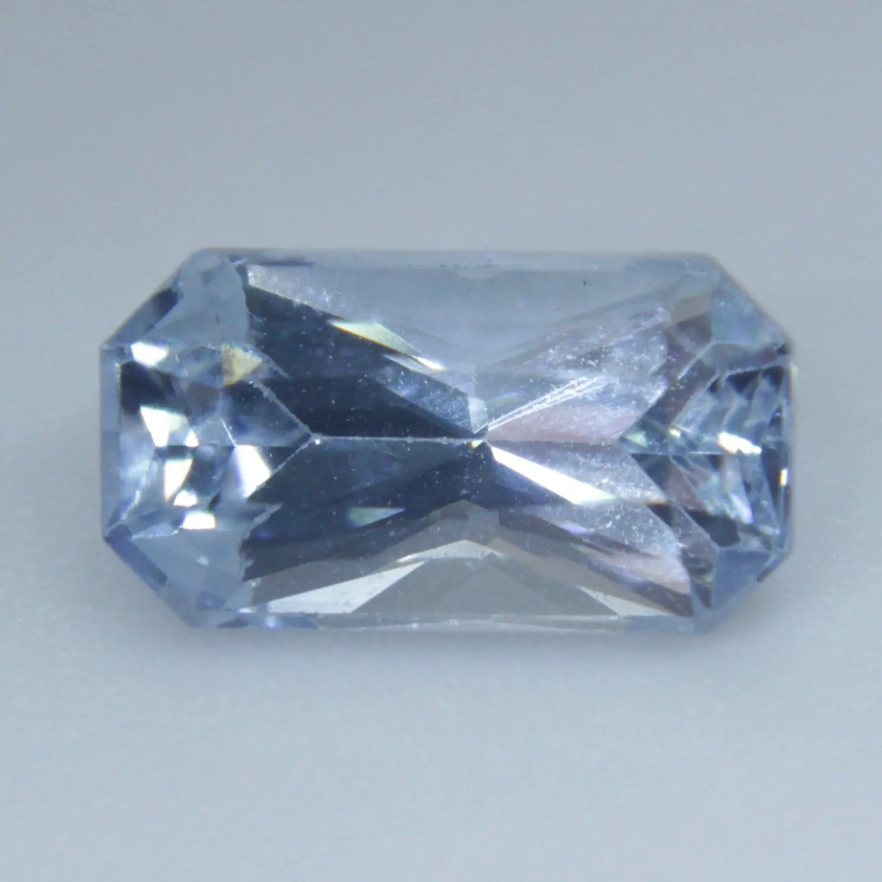 Natural Pale Blue Sapphire - Sapphirepal