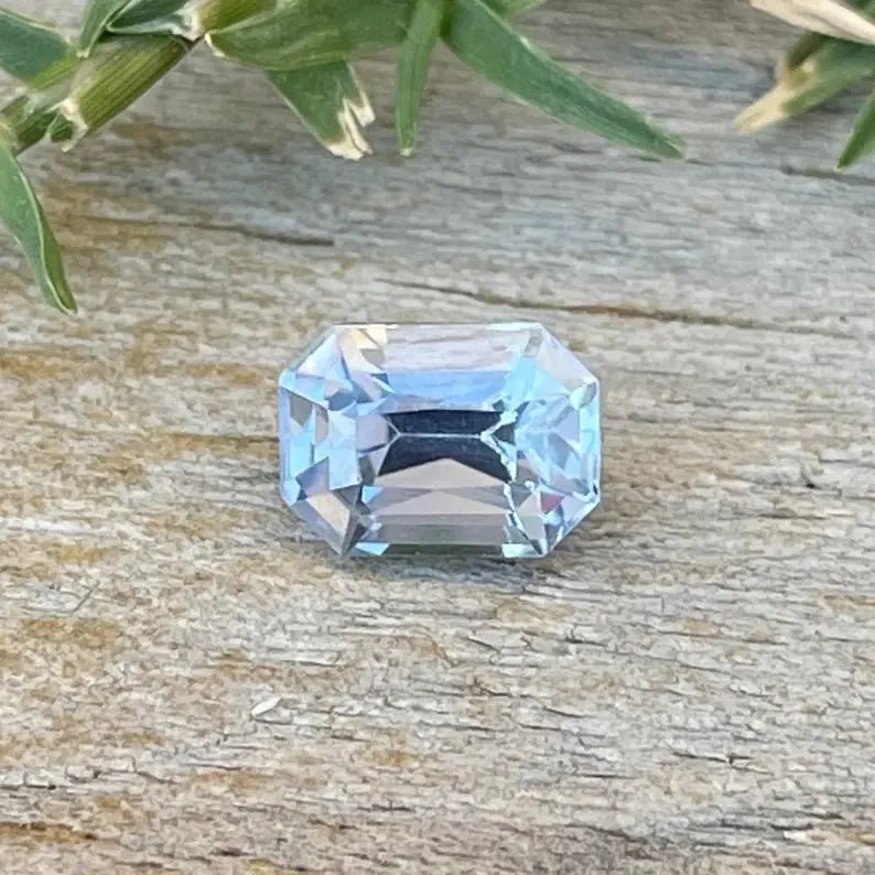 Natural Pale Blue Sapphire - Sapphirepal