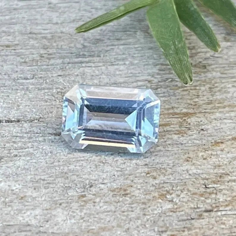 Natural Pale Blue Sapphire - Sapphirepal