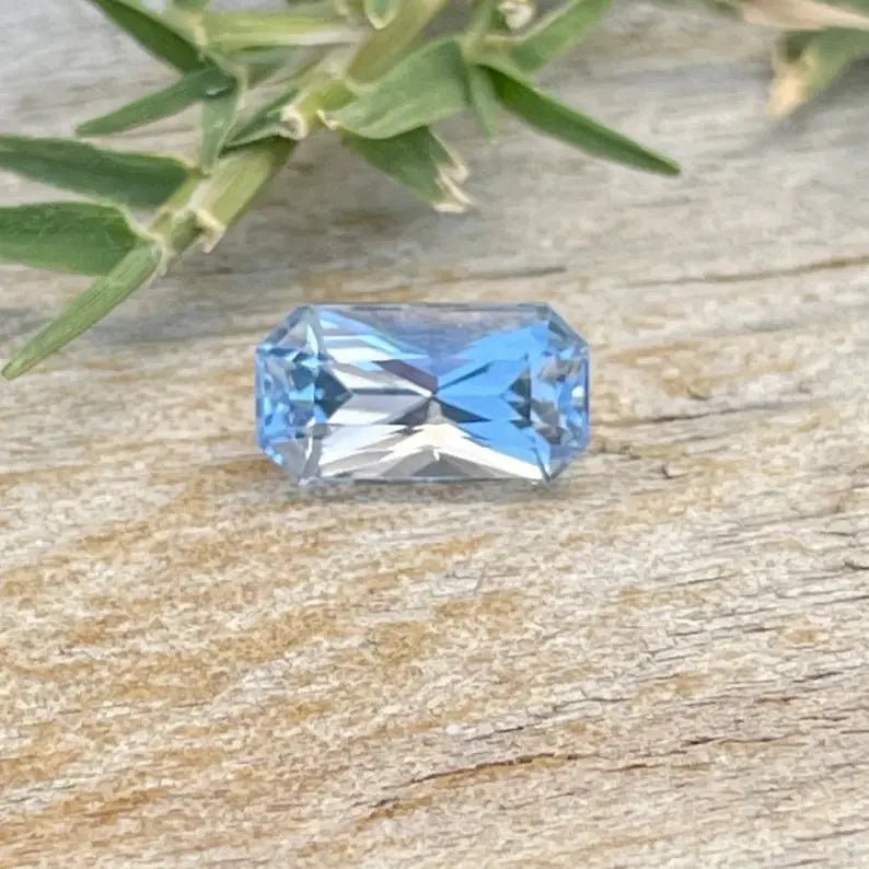 Natural Pale Blue Sapphire - Sapphirepal