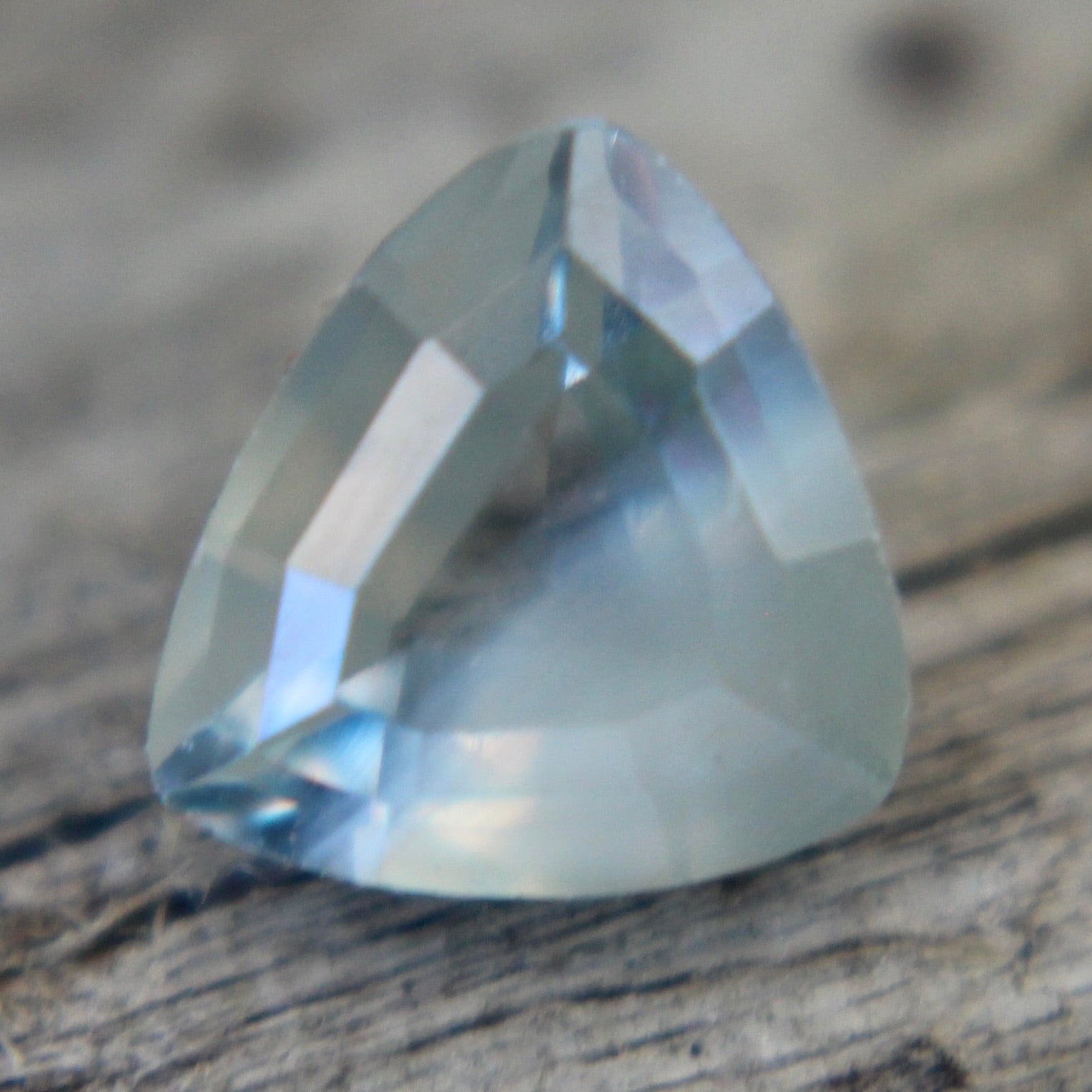 Natural Pale Green Sapphire - Sapphirepal
