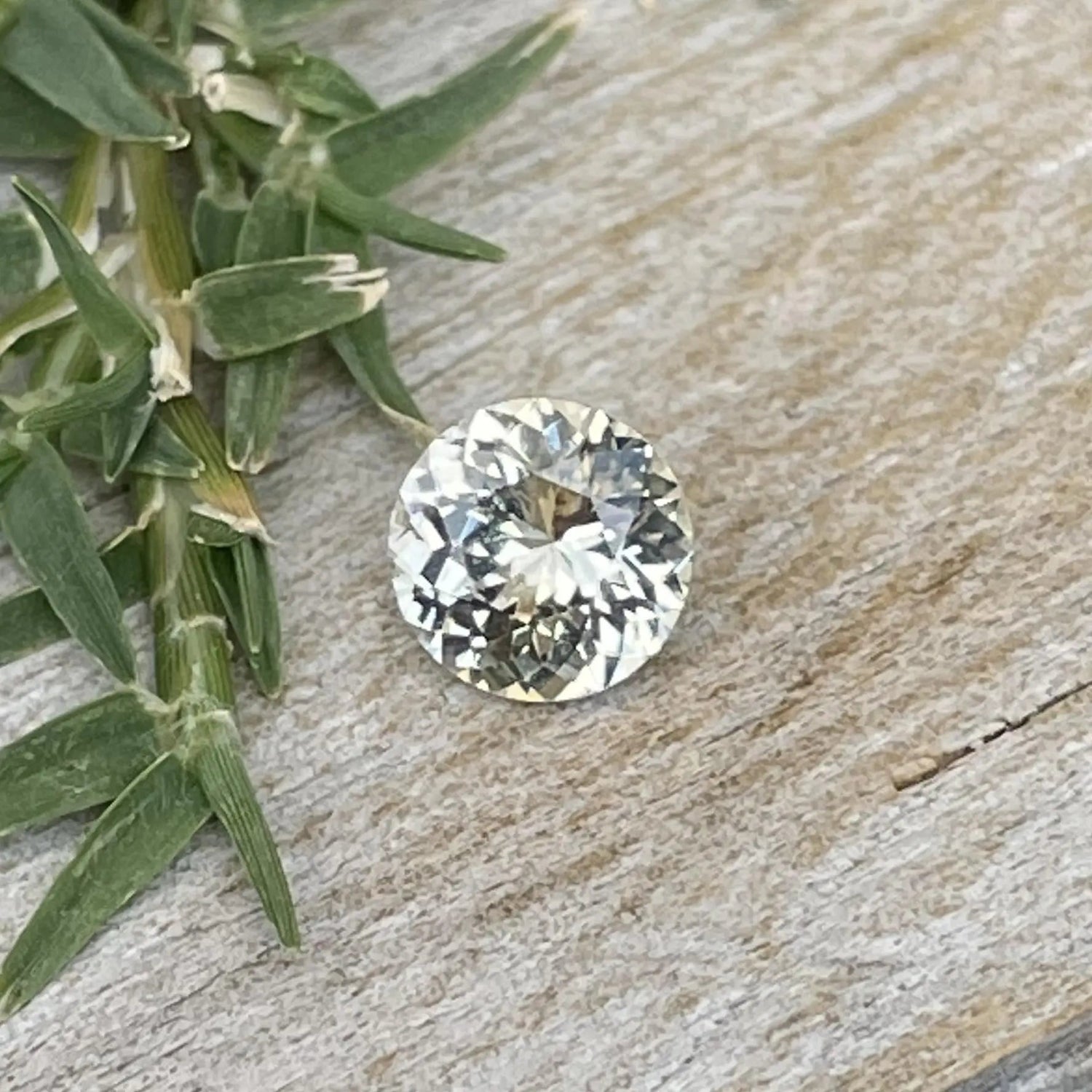 Natural Pale Yellow Champagne Sapphire - Sapphirepal