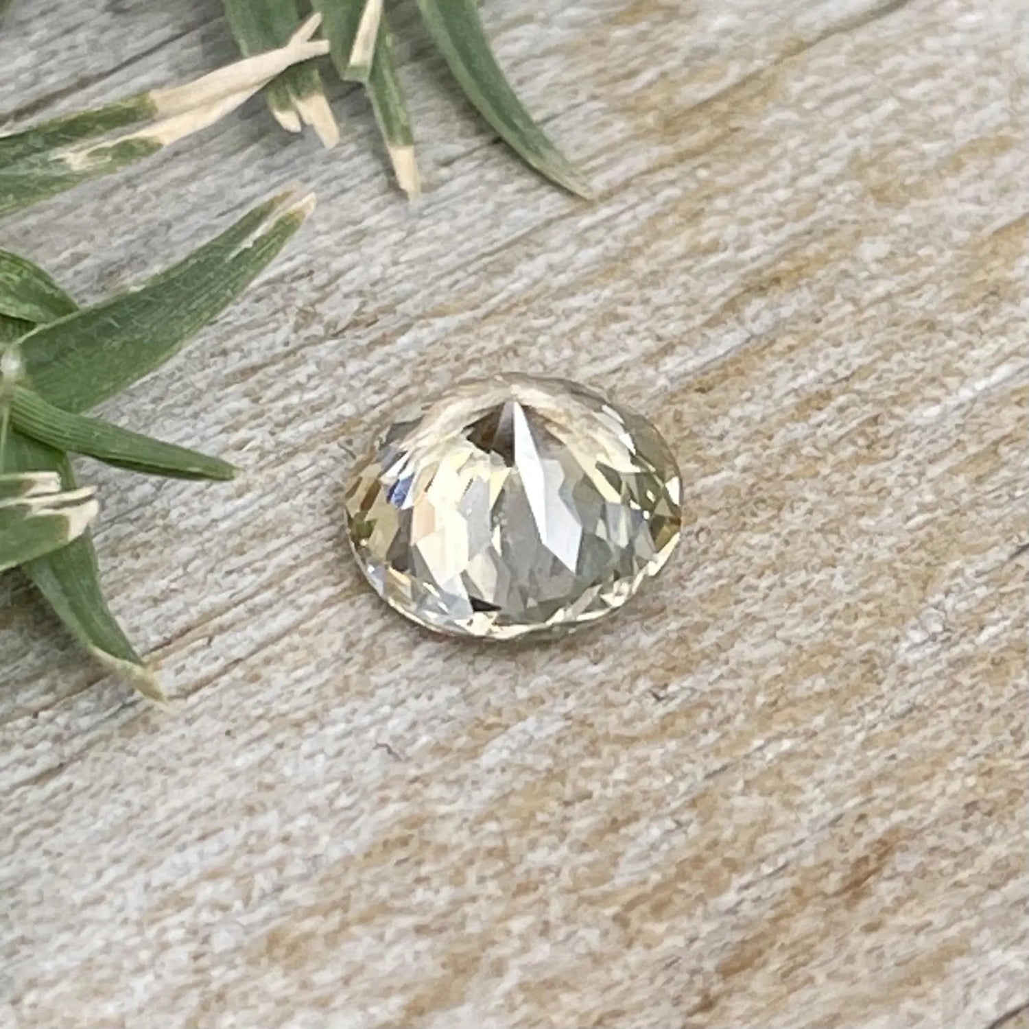 Natural Pale Yellow Champagne Sapphire - Sapphirepal