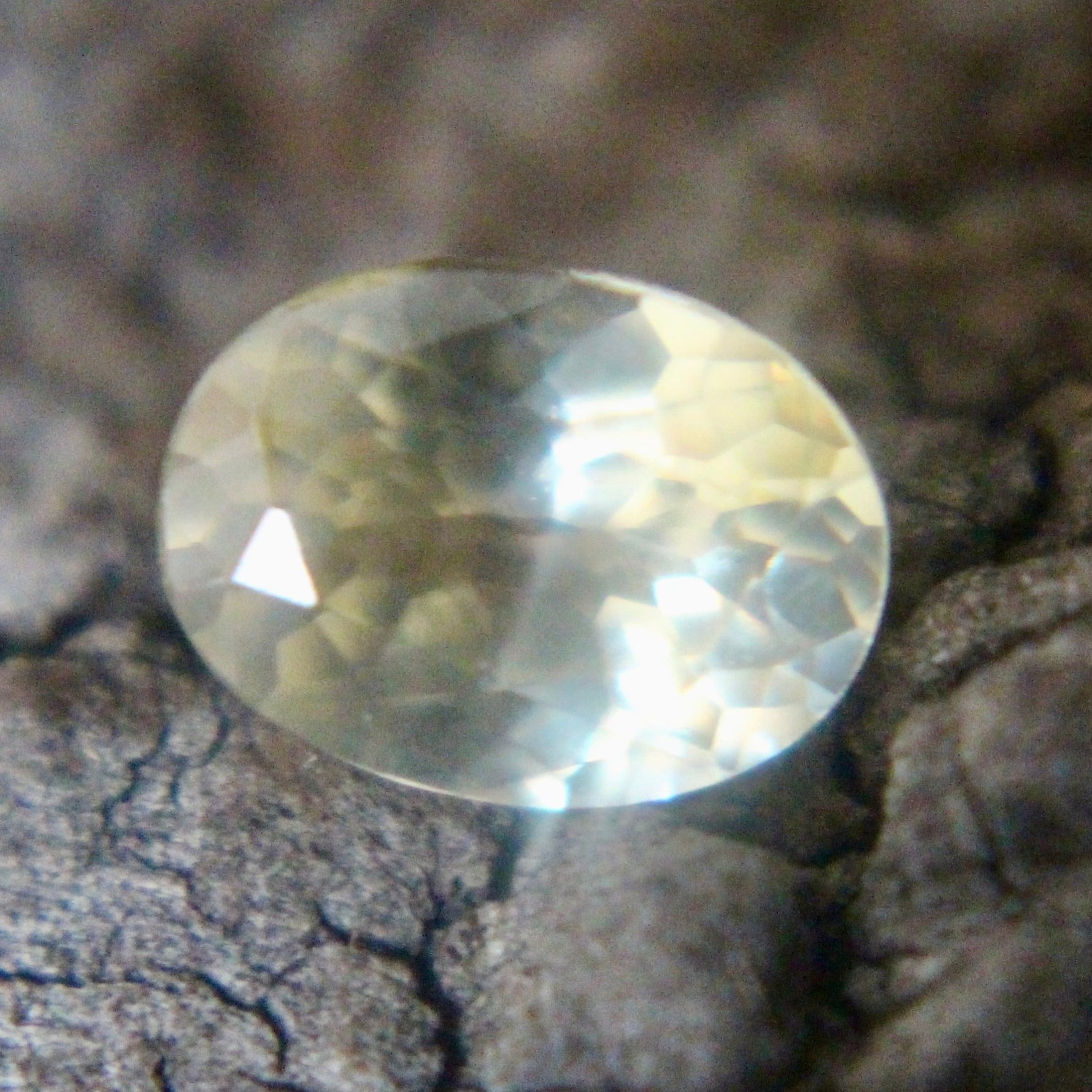 Natural Pale Yellow Sapphire - Sapphirepal