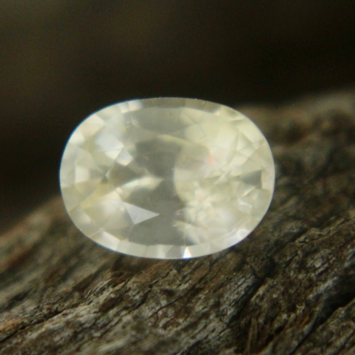 Natural Pale Yellow Sapphire - Sapphirepal