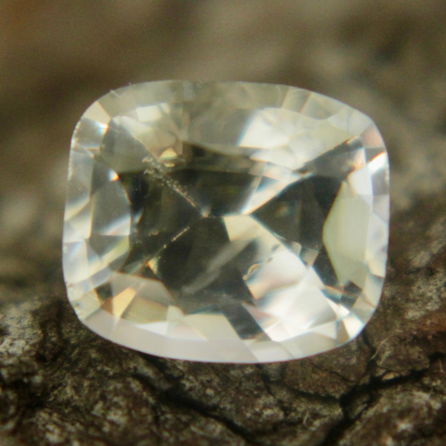 Natural Pale Yellow Sapphire - Sapphirepal