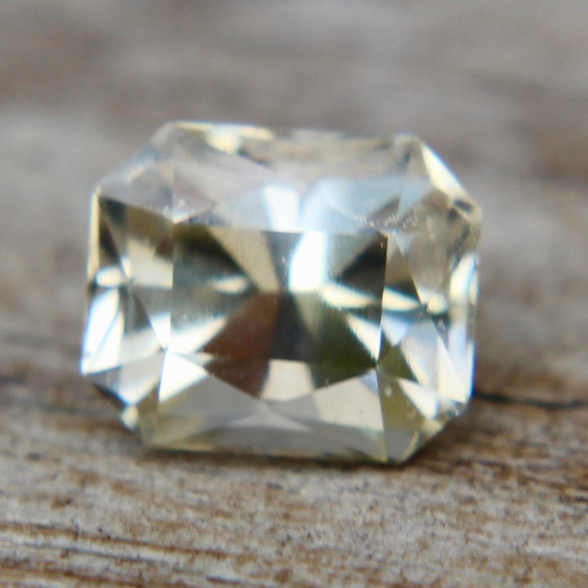Natural Pale Yellow Sapphire - Sapphirepal