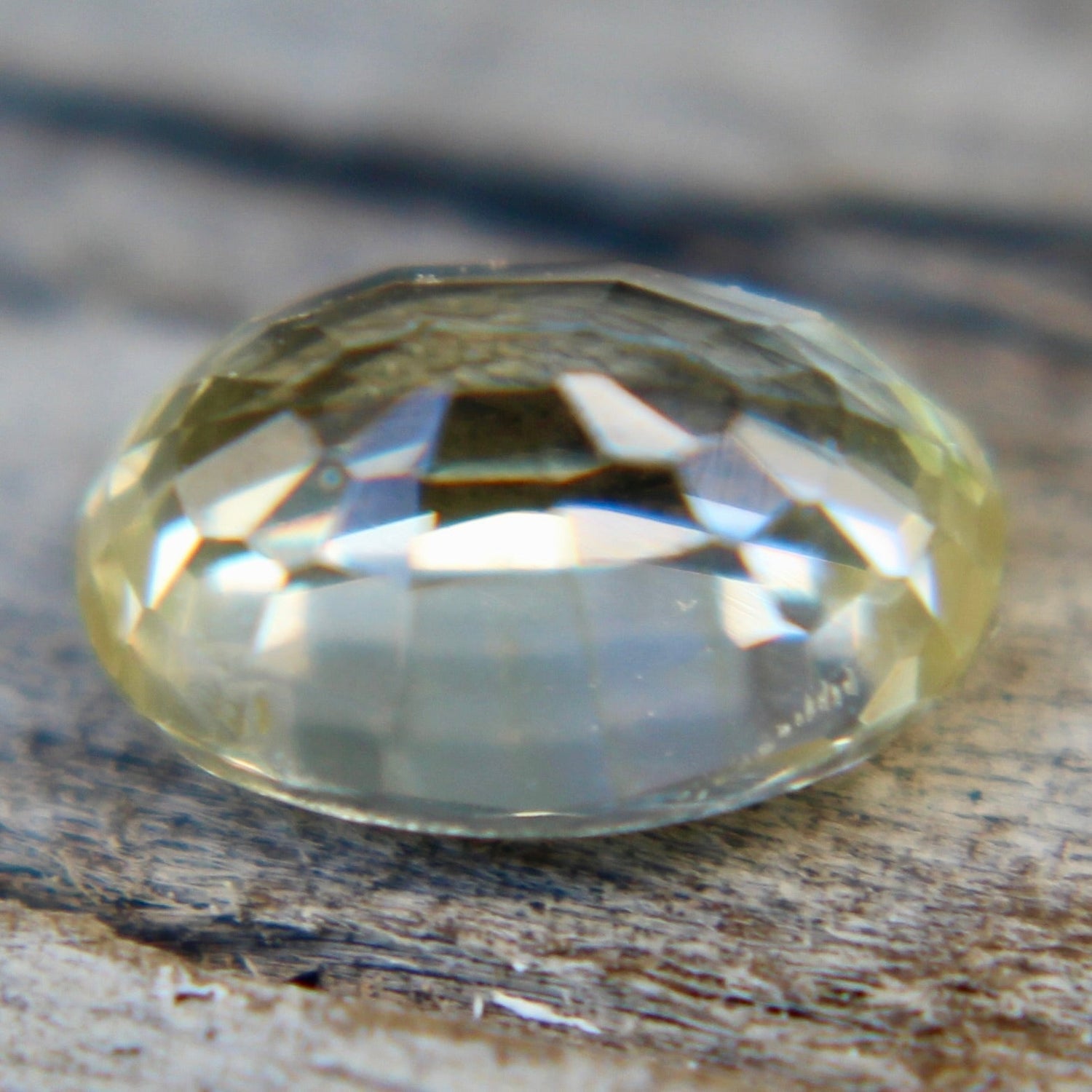 Unheated yellow sapphire 7.03×4.95×3.50 mm – side profile