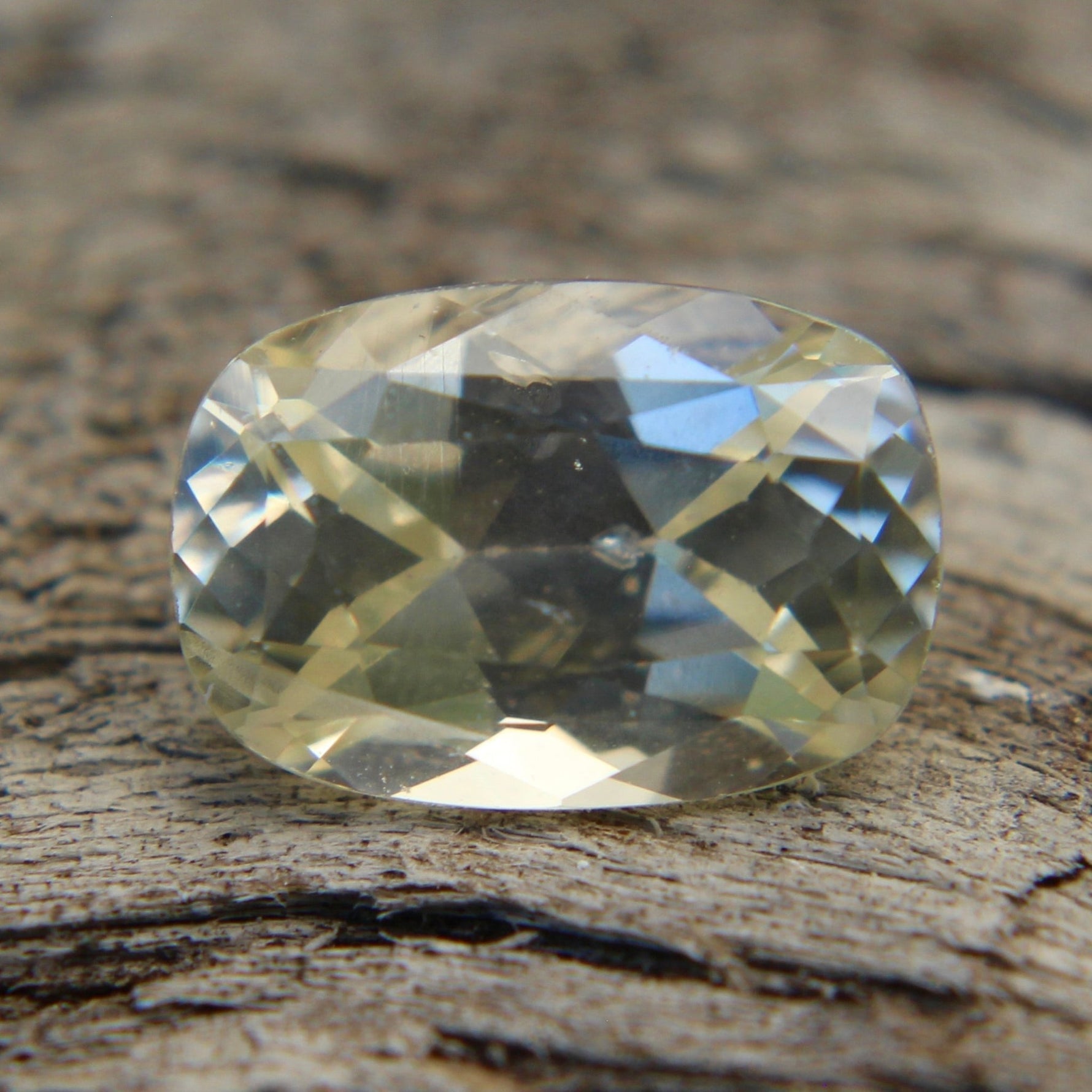 Natural Pale Yellow Sapphire - Sapphirepal