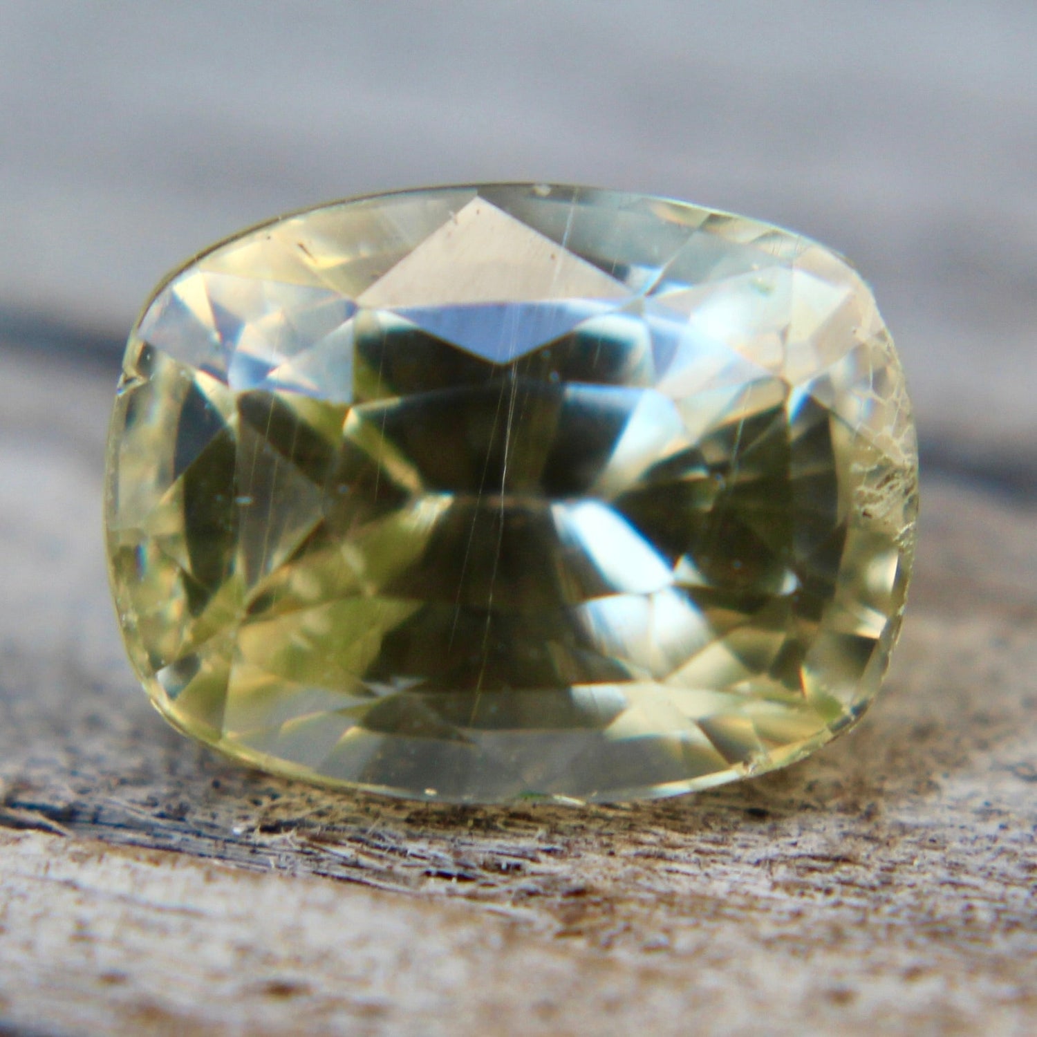 Natural Pale Yellow Sapphire - Sapphirepal