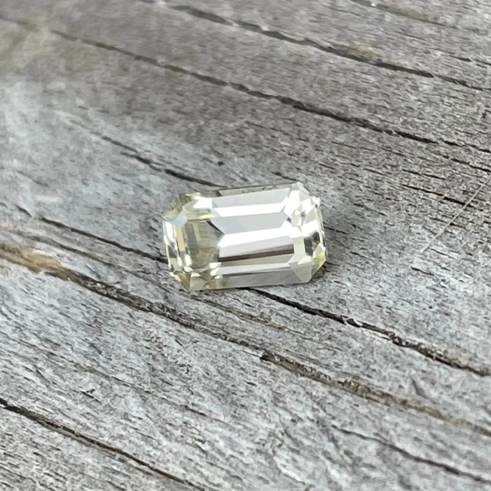 Natural Pale Yellow Sapphire - Sapphirepal