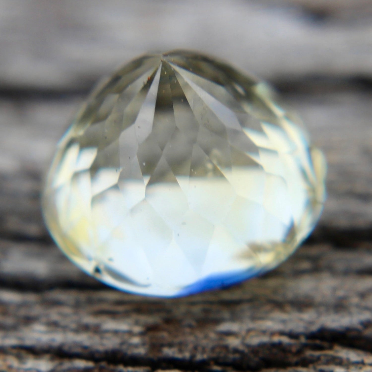 Natural Pale Yellow Sapphire - Sapphirepal