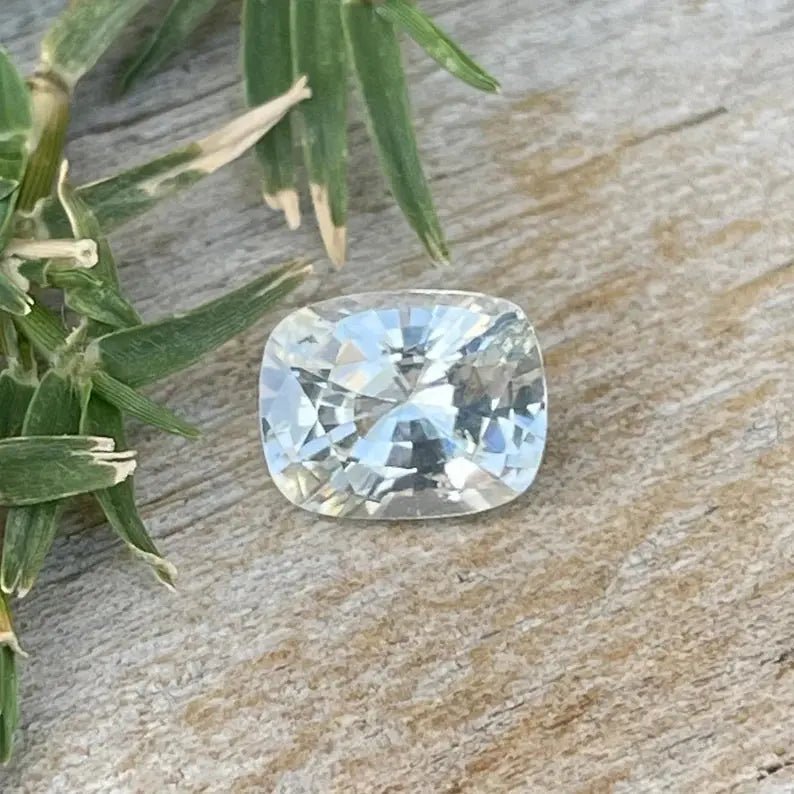 Natural Pale Yellow Sapphire - Sapphirepal