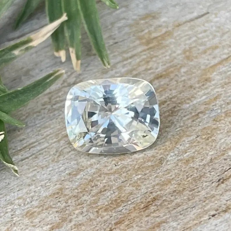 Natural Pale Yellow Sapphire - Sapphirepal