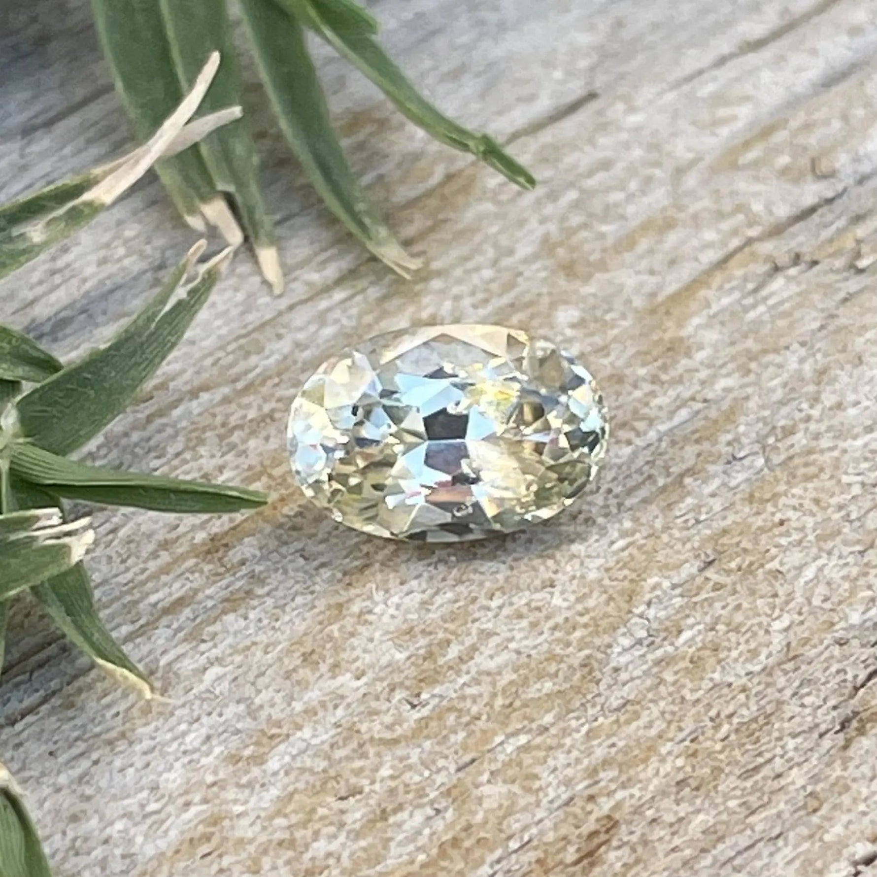 Natural Pale Yellow Sapphire - Sapphirepal