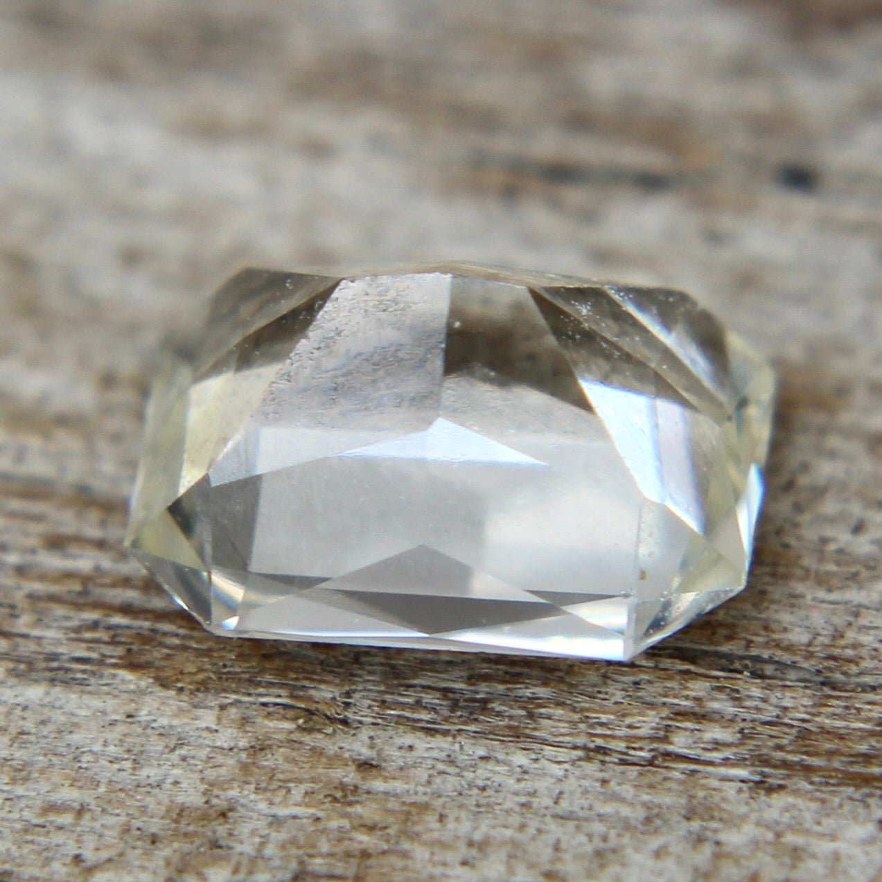 5.65 x 4.35 mm emerald cut pale yellow sapphire for fine jewelry