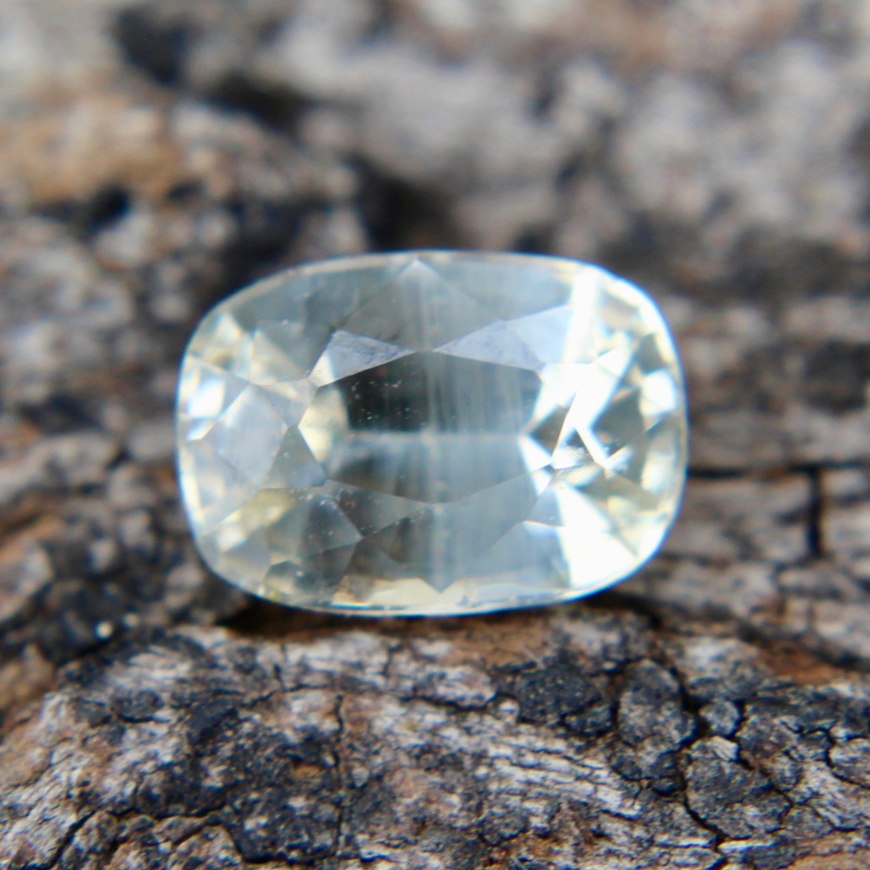 Natural Pale Yellow Sapphire - Sapphirepal