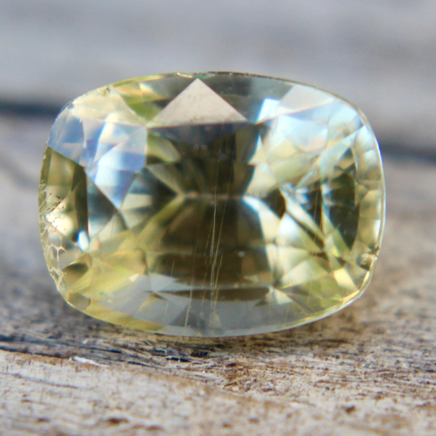Natural Pale Yellow Sapphire - Sapphirepal