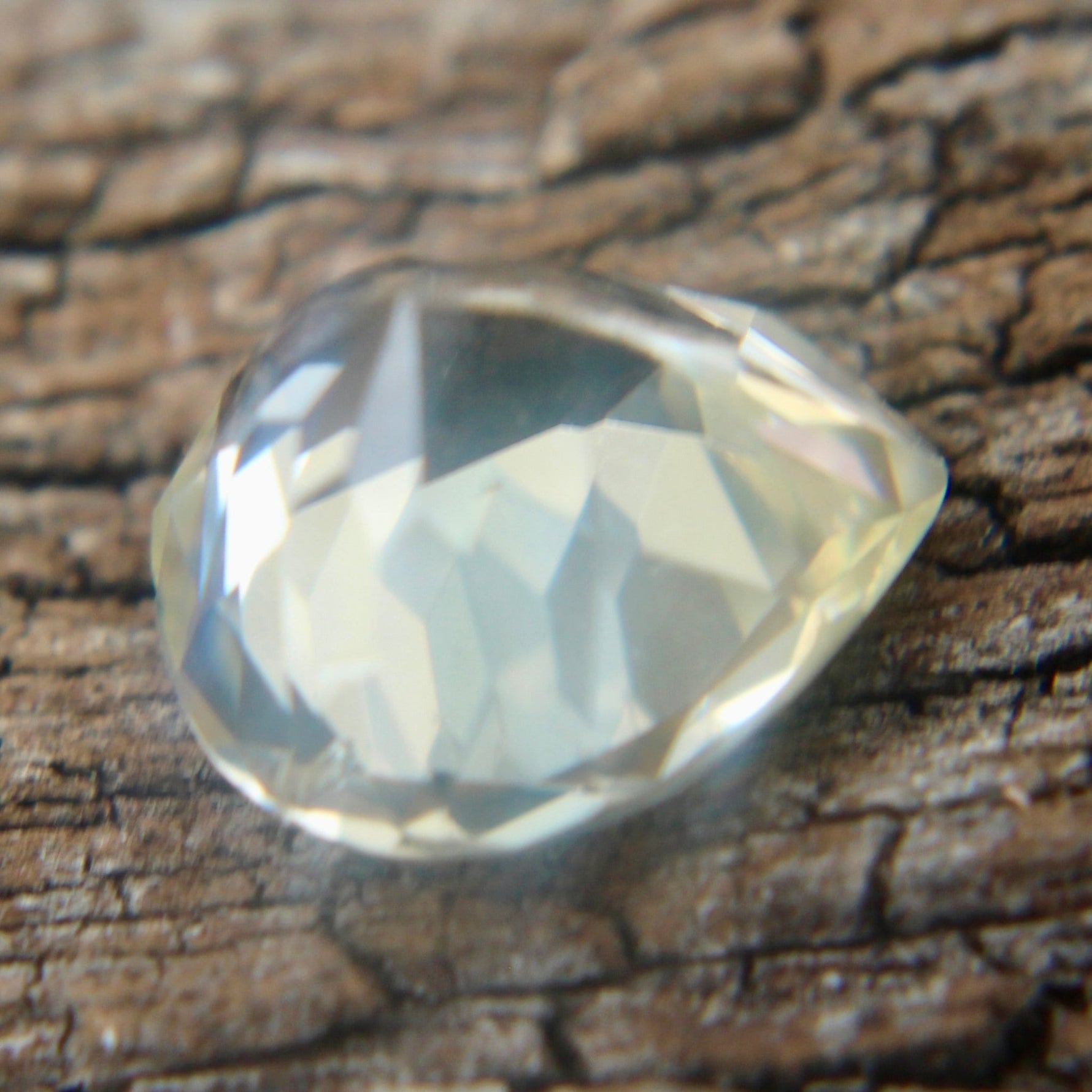 Natural Pale Yellow Sapphire - Sapphirepal