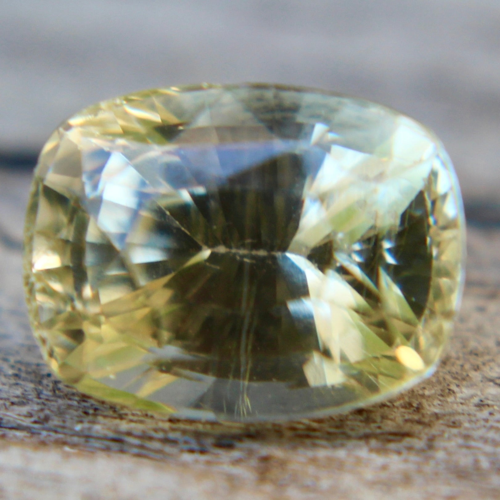 Natural Pale Yellow Sapphire - Sapphirepal