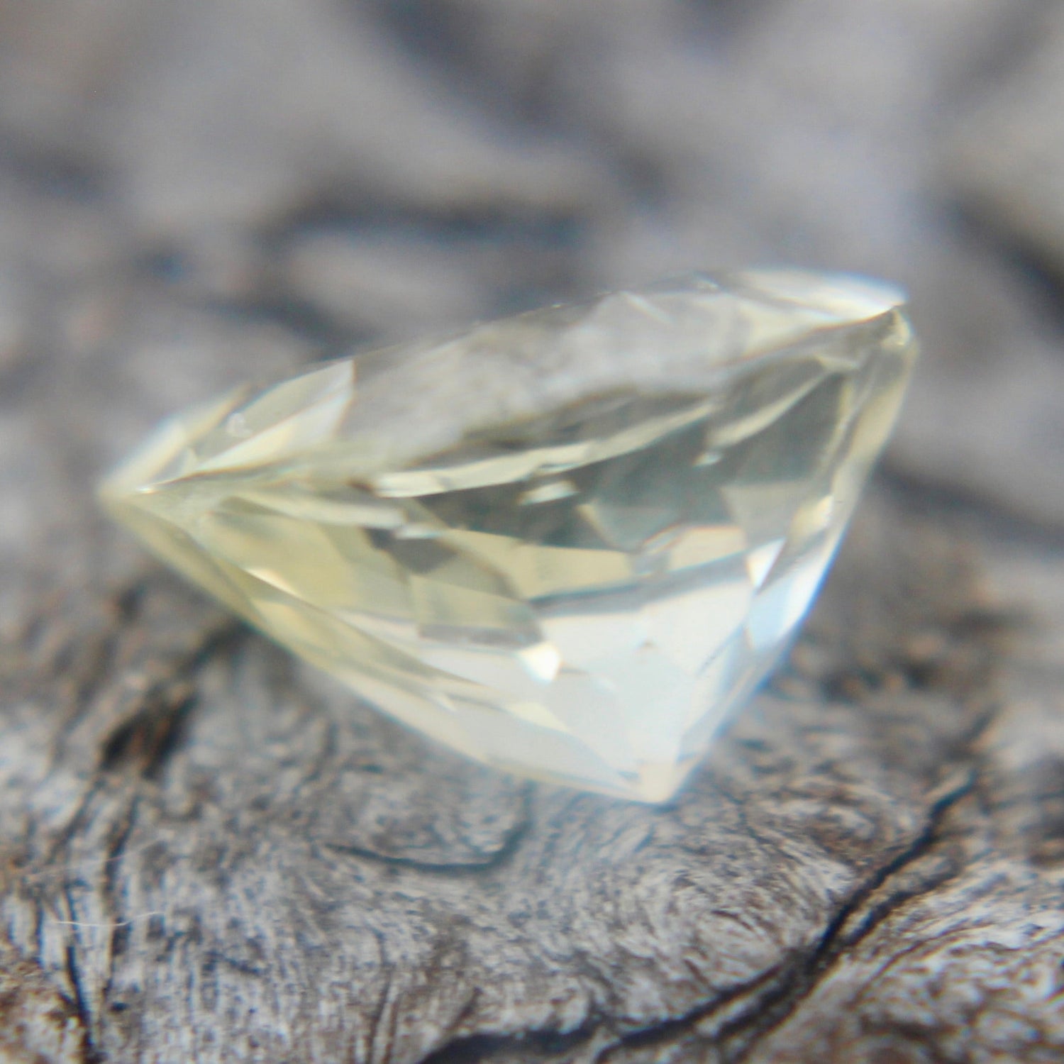 Natural Pale Yellow Sapphire - Sapphirepal