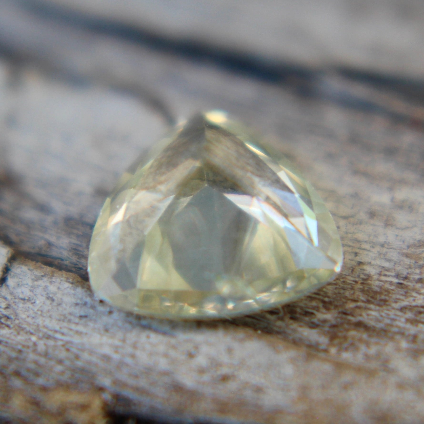 Natural Pale Yellow Sapphire - Sapphirepal