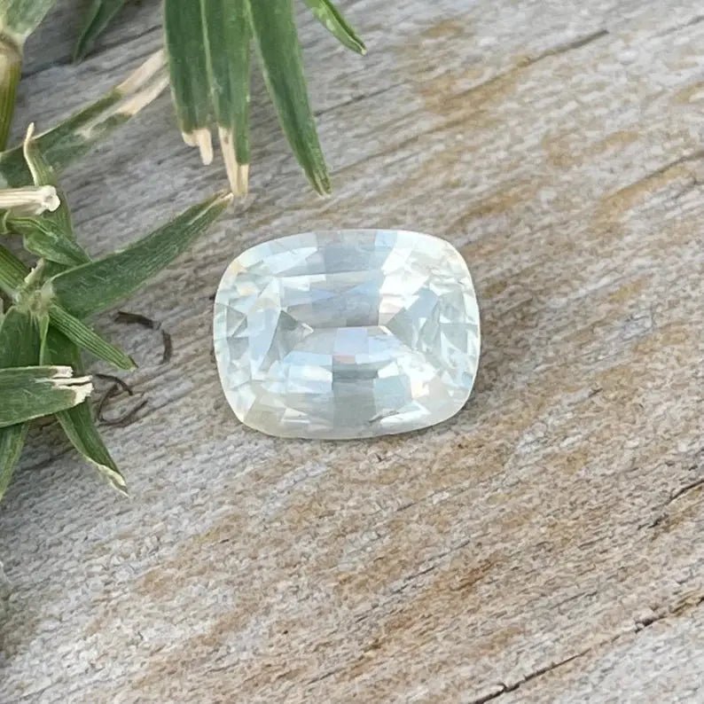 Natural Pale Yellow Sapphire - Sapphirepal
