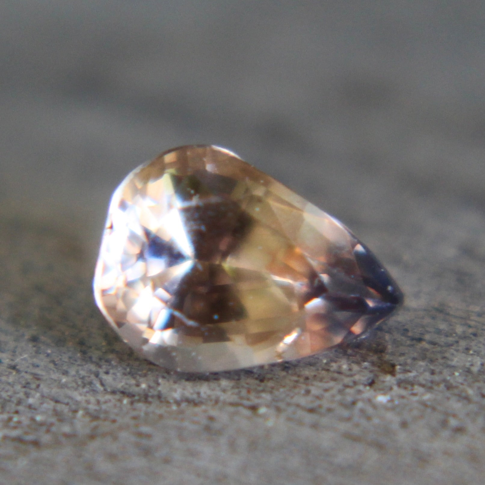 Natural Peach Blue Sapphire - Sapphirepal