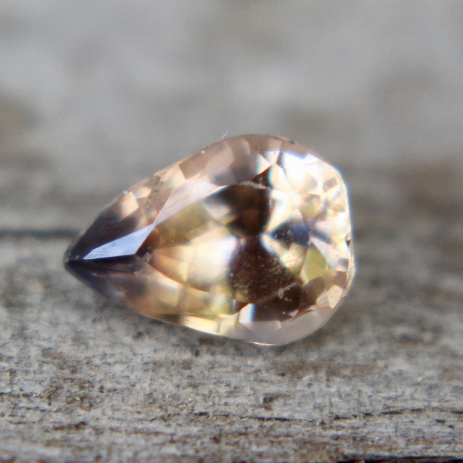 Natural Peach Blue Sapphire - Sapphirepal