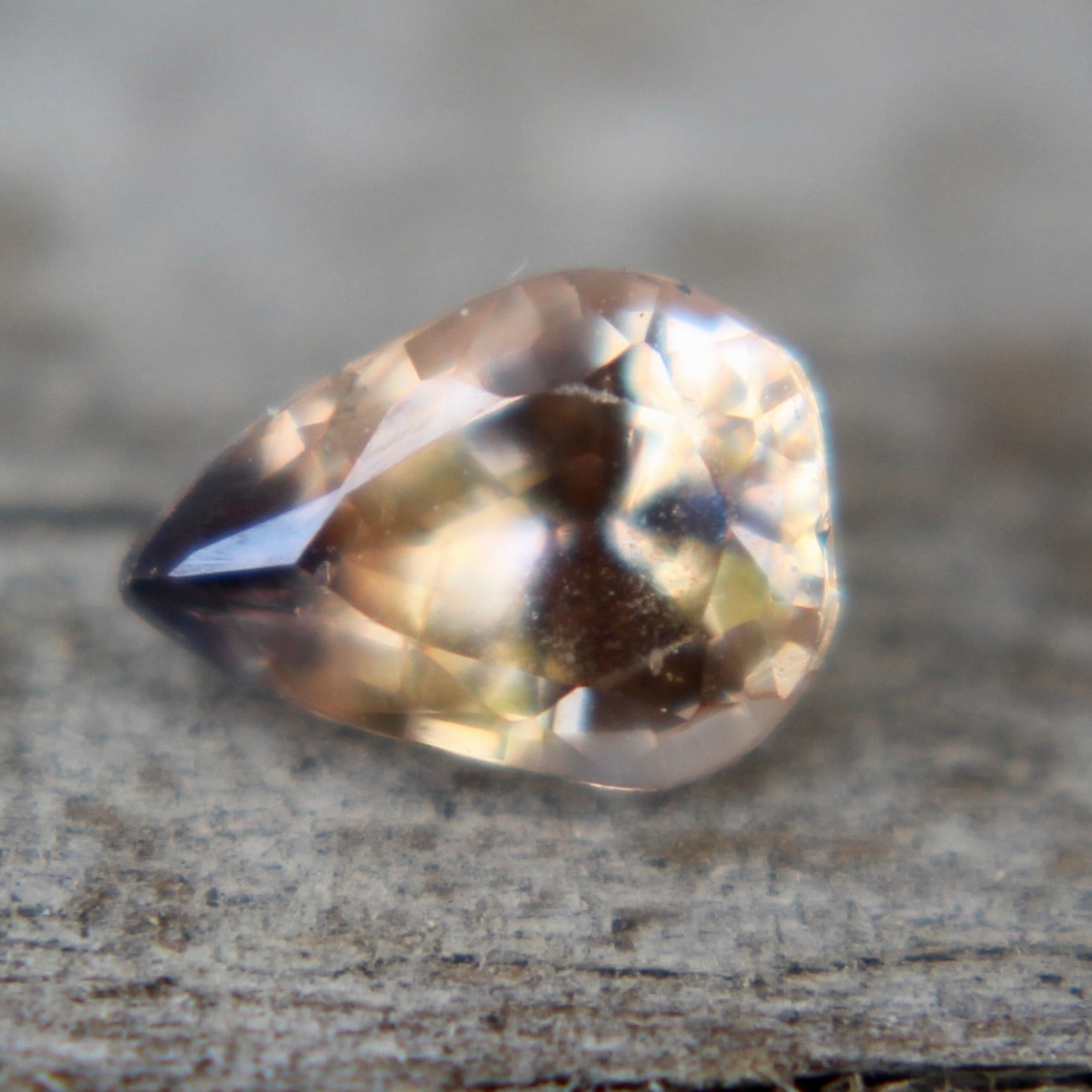 Natural Peach Blue Sapphire - Sapphirepal