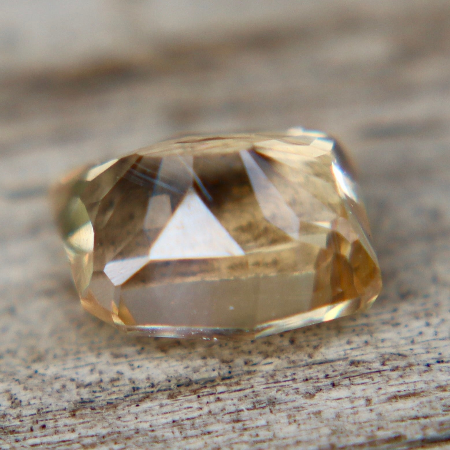 Natural Peach Sapphire | Freeform Cut | 1.44 Carat | Ceylon - Sapphirepal