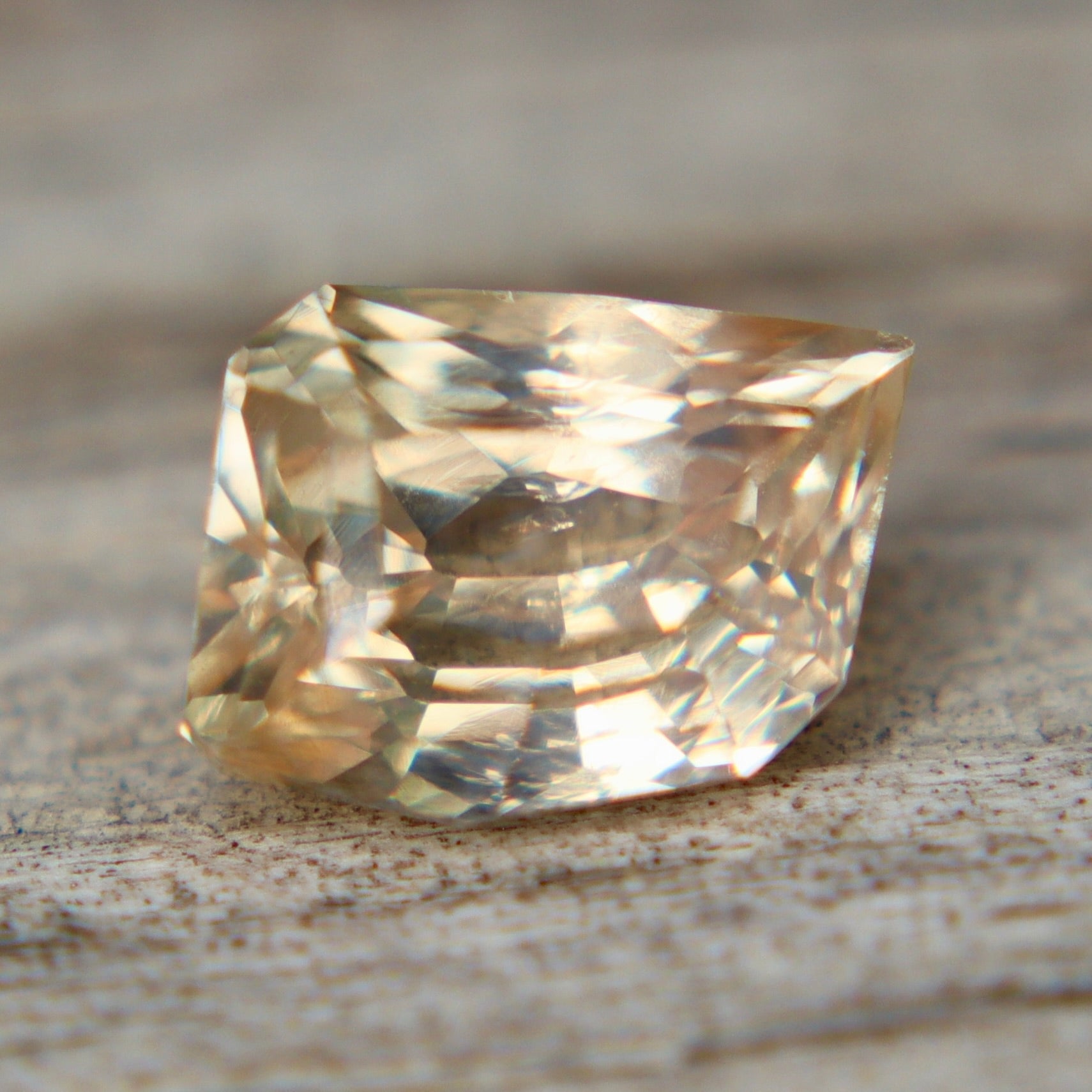 Natural Peach Sapphire | Freeform Cut | 1.44 Carat | Ceylon - Sapphirepal