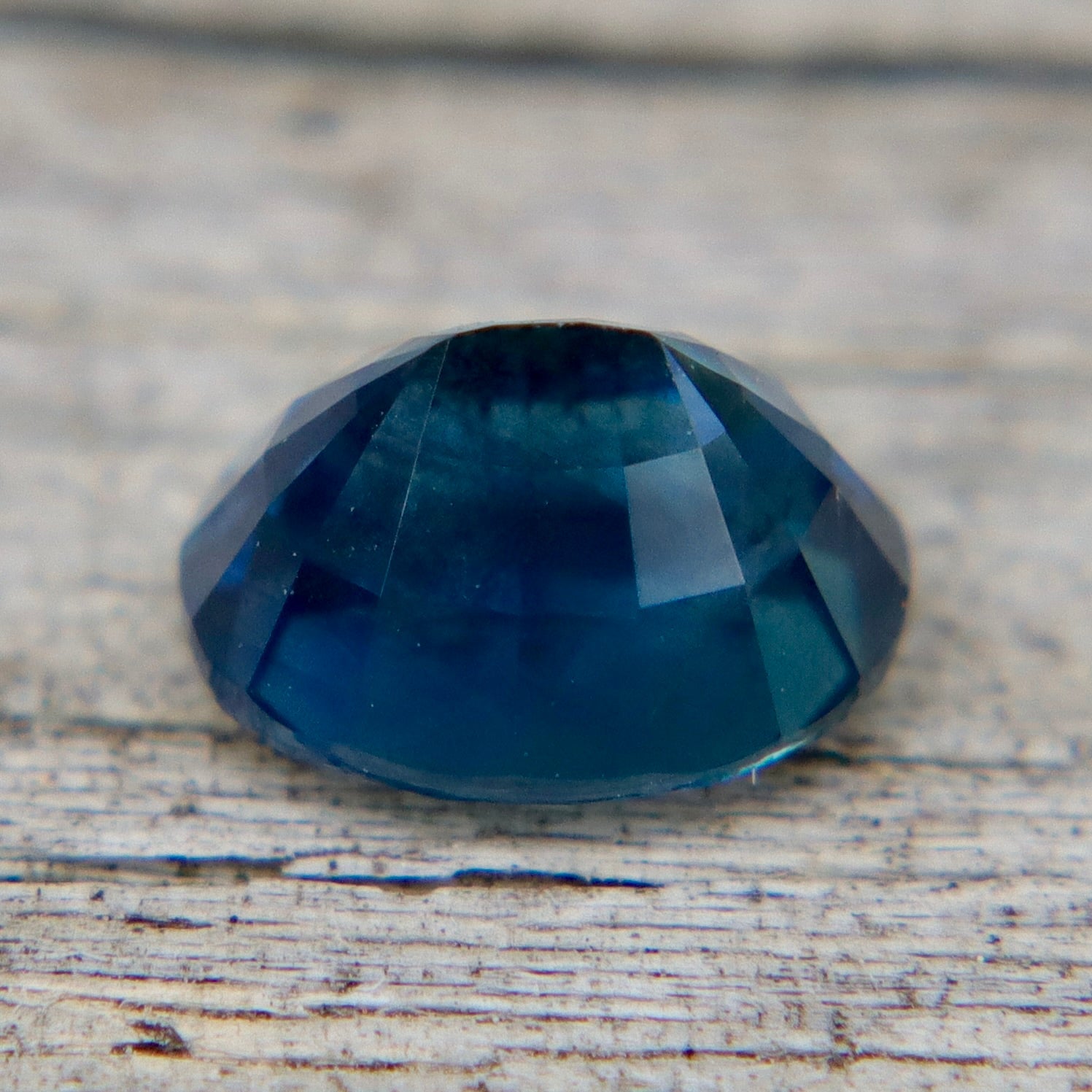 Natural Peacock Sapphire 1.00 ct (Madagascar) – Unheated, Oval, VS - Sapphirepal