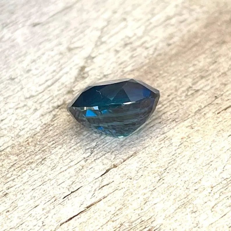 Natural Peacock Sapphire - Sapphirepal